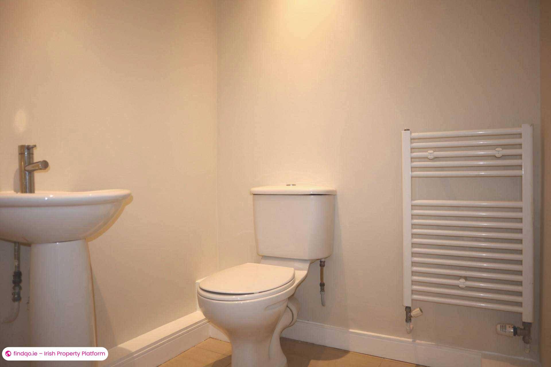 End of terrace house for Sale in Dublin 18