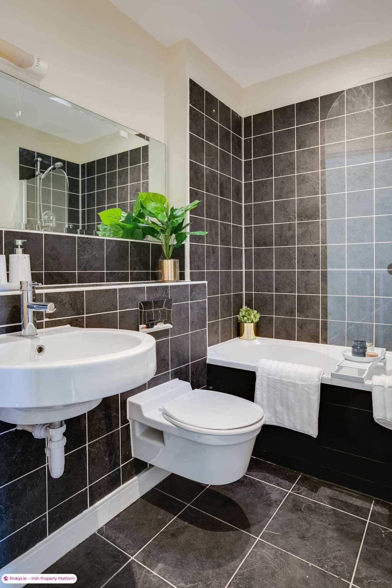 End of terrace house for Sale in Dublin 18