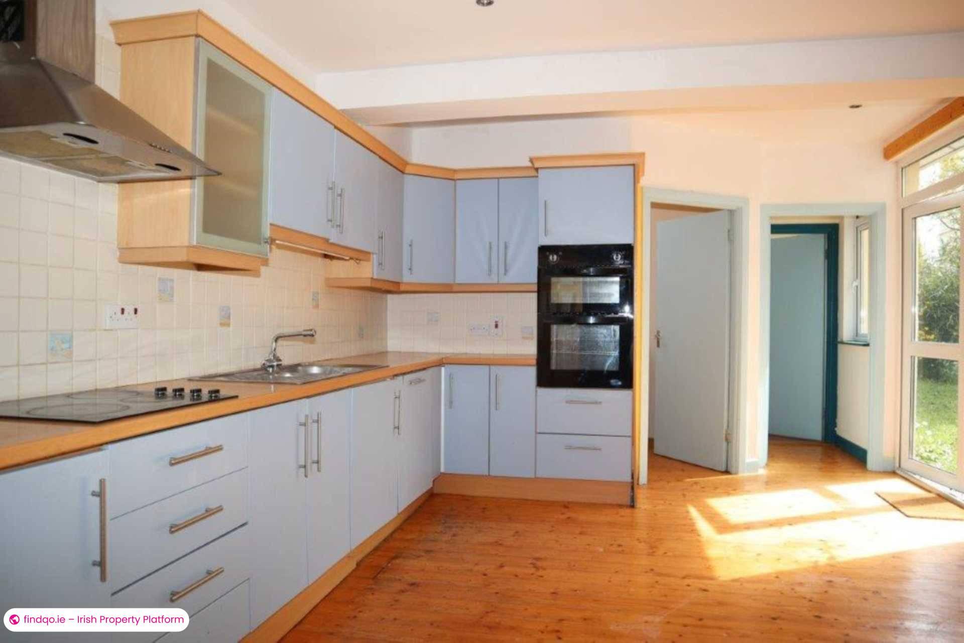 End of terrace house for Sale in Stillorgan, Dublin (County)