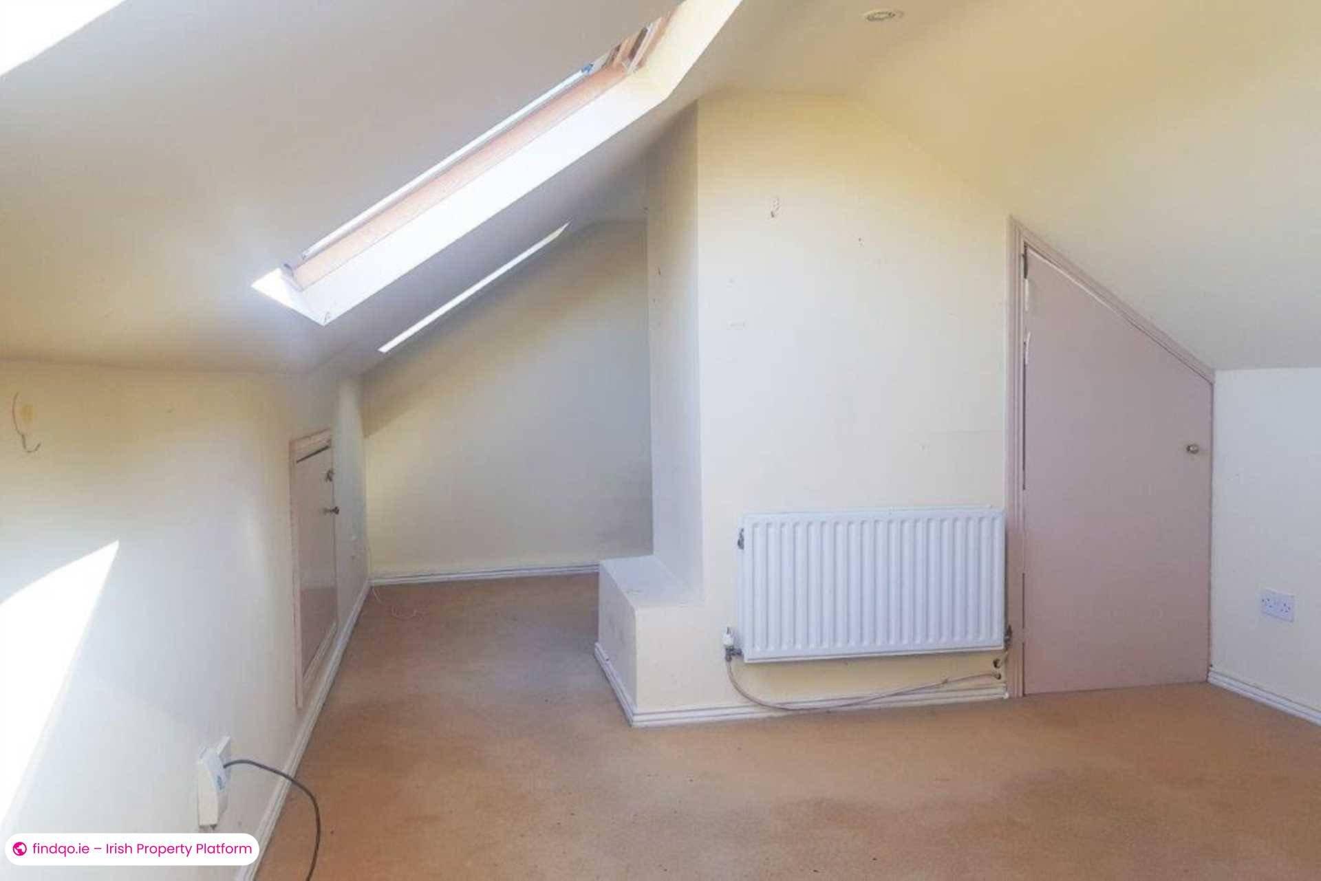 End of terrace house for Sale in Stillorgan, Dublin (County)