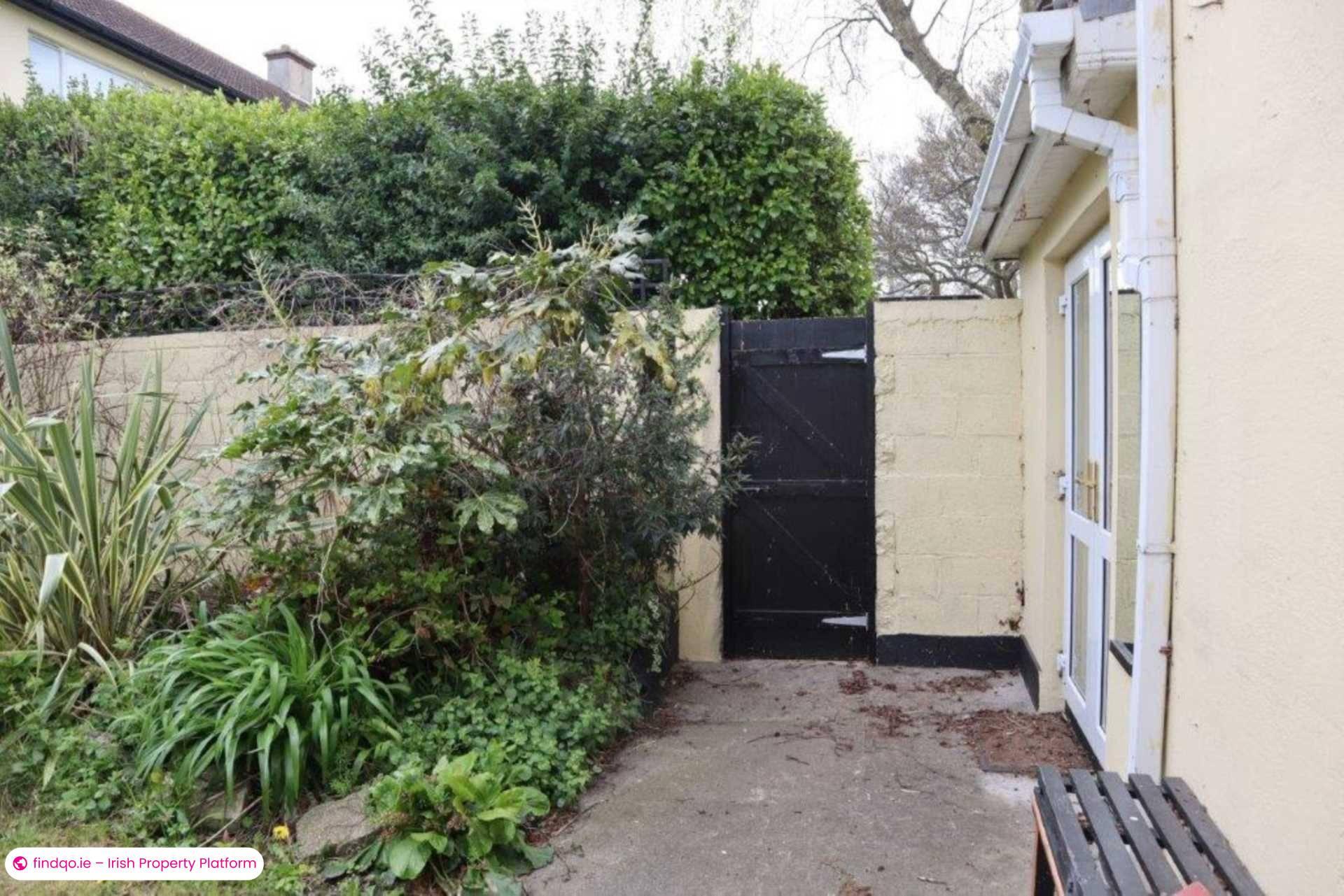 End of terrace house for Sale in Stillorgan, Dublin (County)