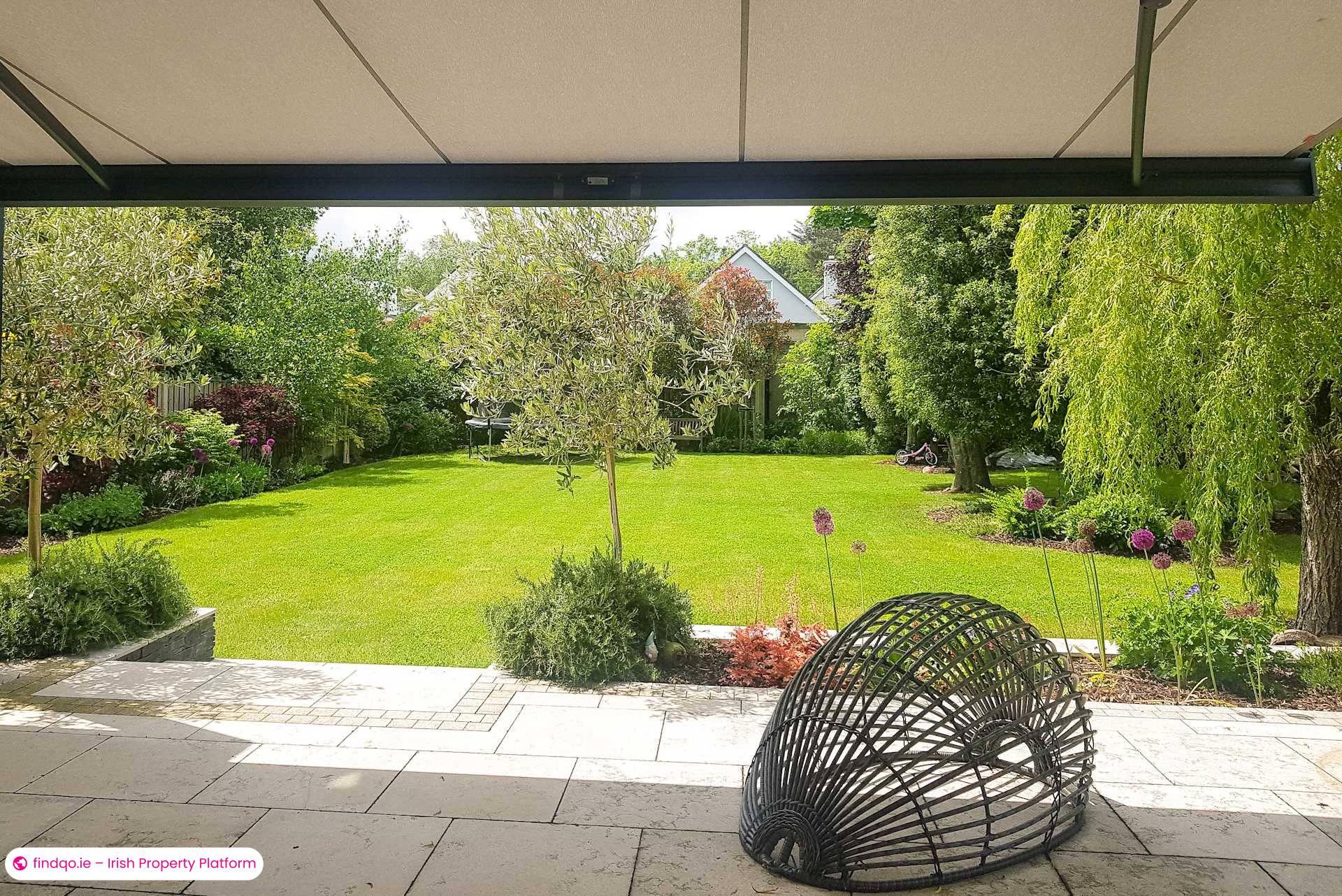 Detached house for Sale in Dublin 18