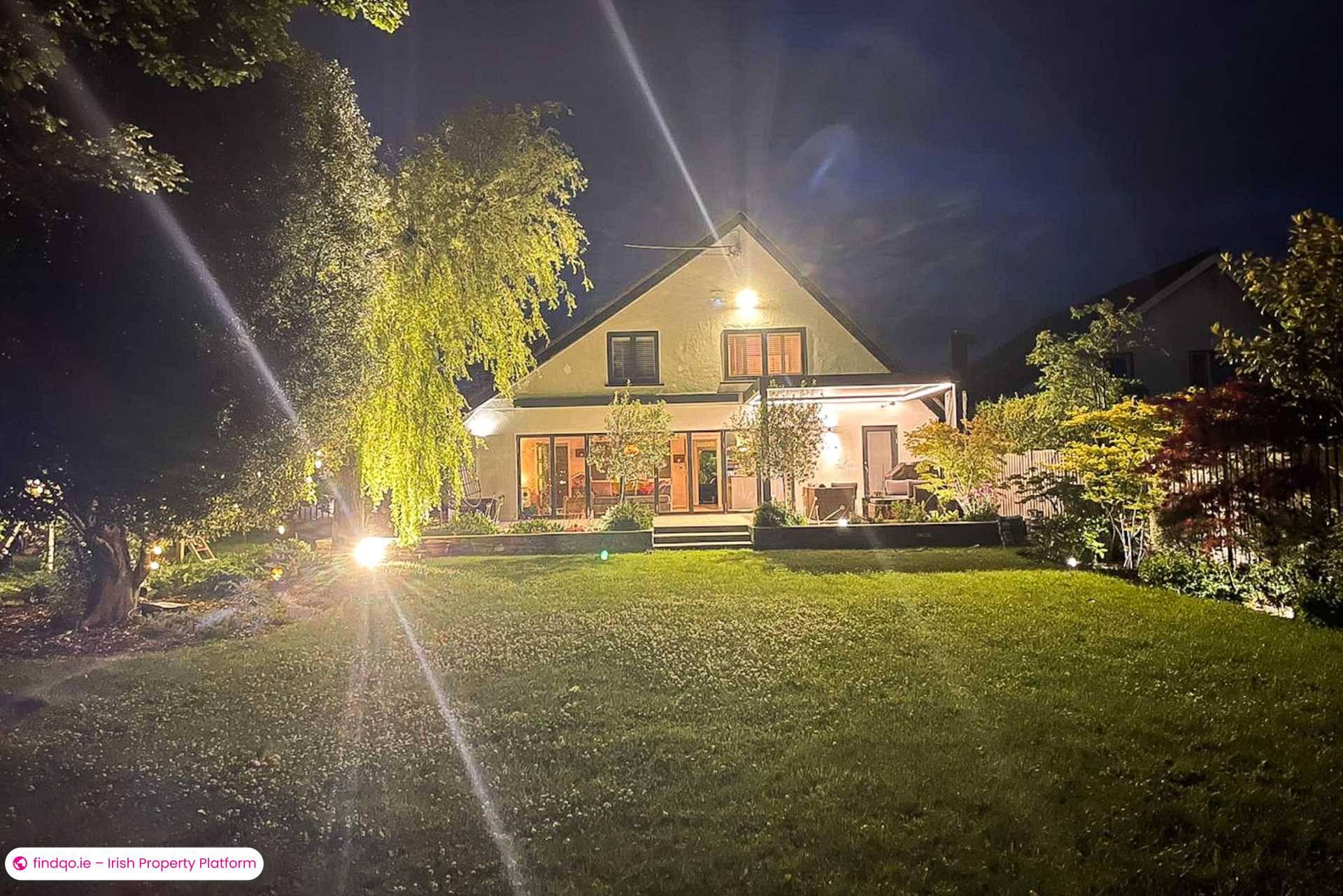 Detached house for Sale in Dublin 18