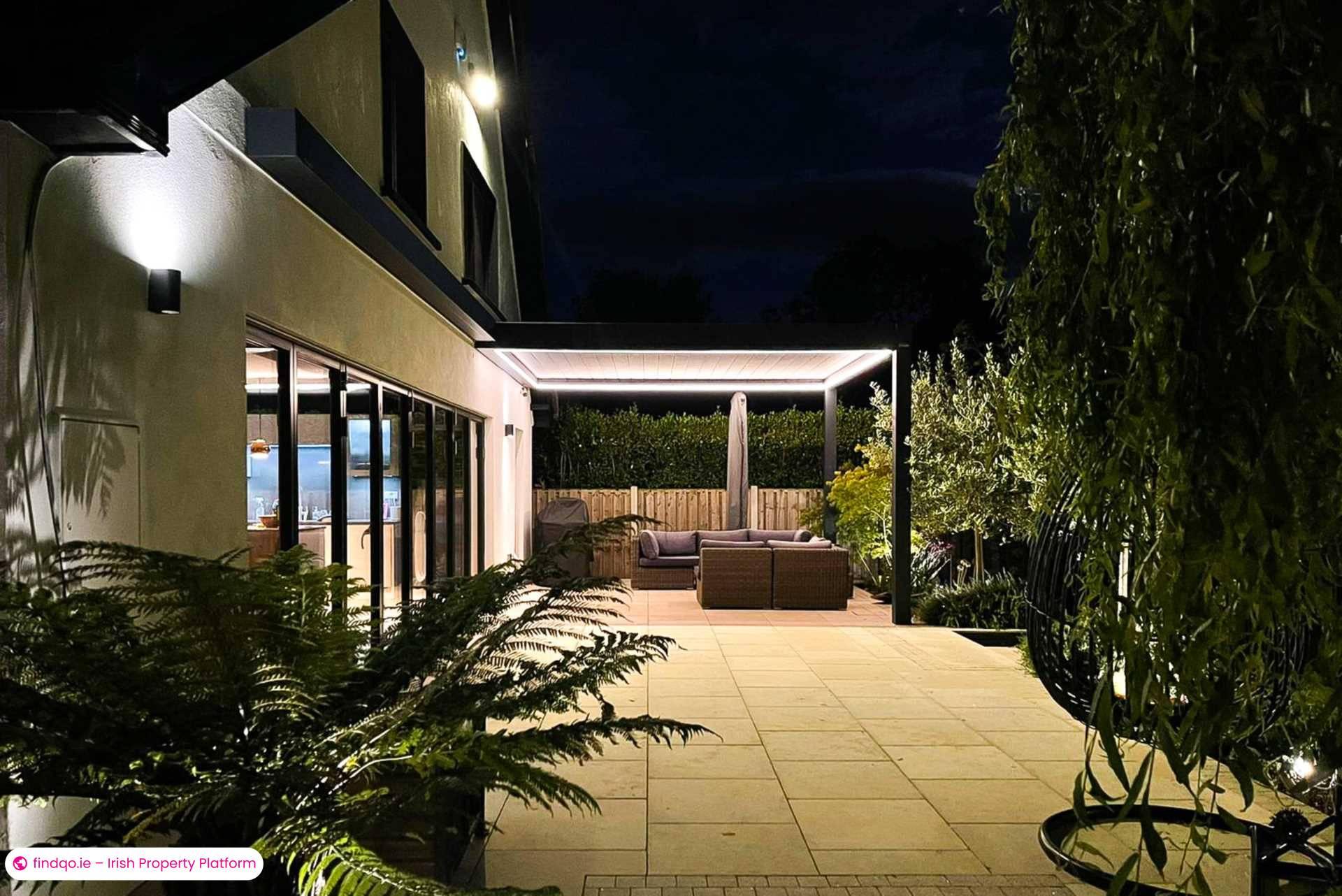 Detached house for Sale in Dublin 18