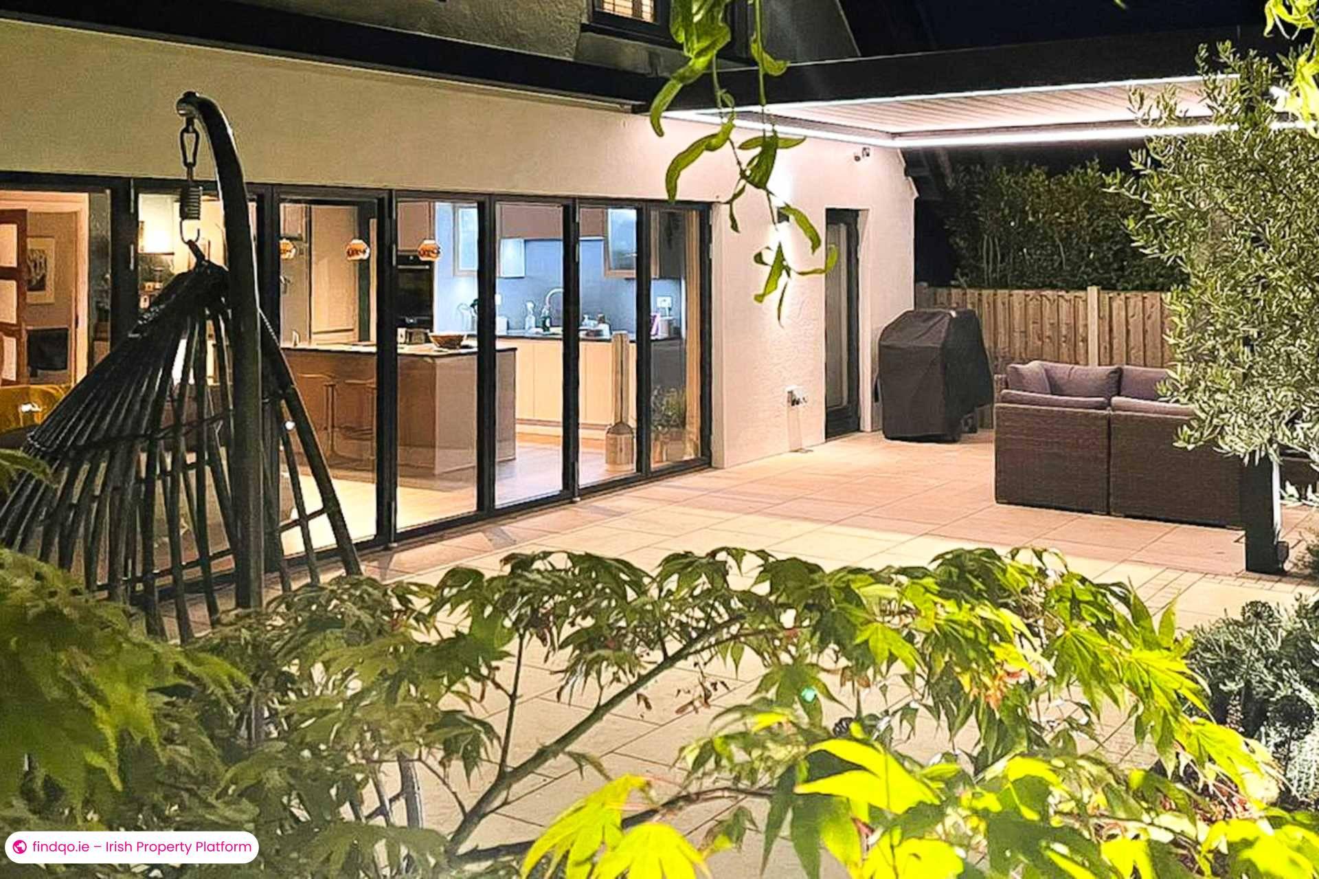 Detached house for Sale in Dublin 18