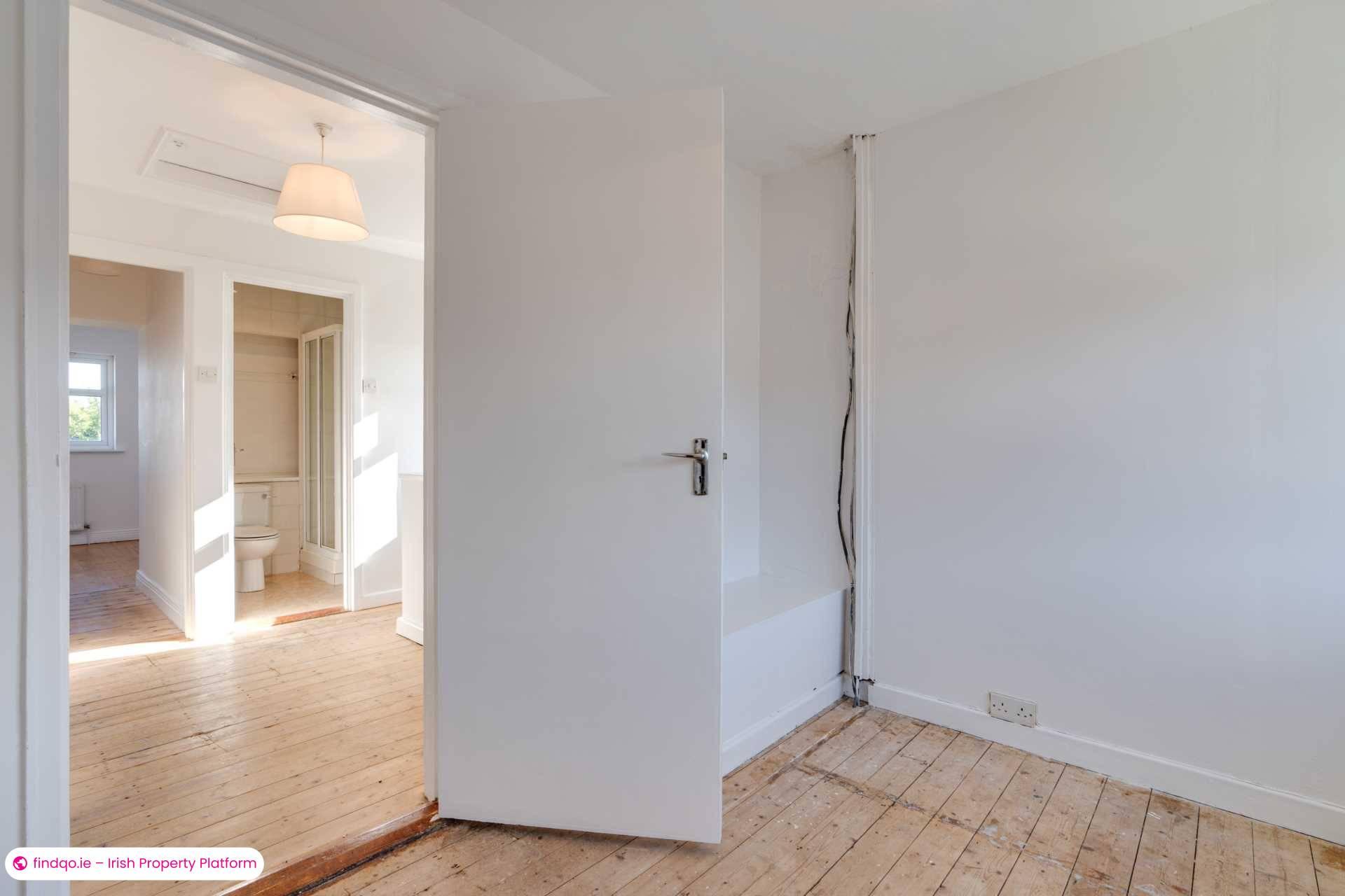 Semi-detached house for Sale in Stillorgan, Dublin (County)