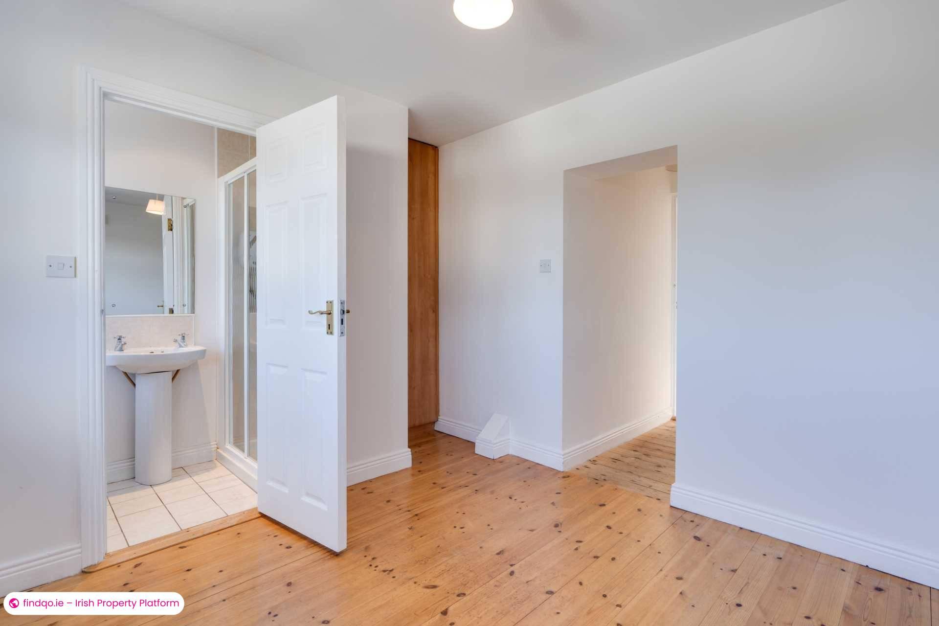 Semi-detached house for Sale in Stillorgan, Dublin (County)