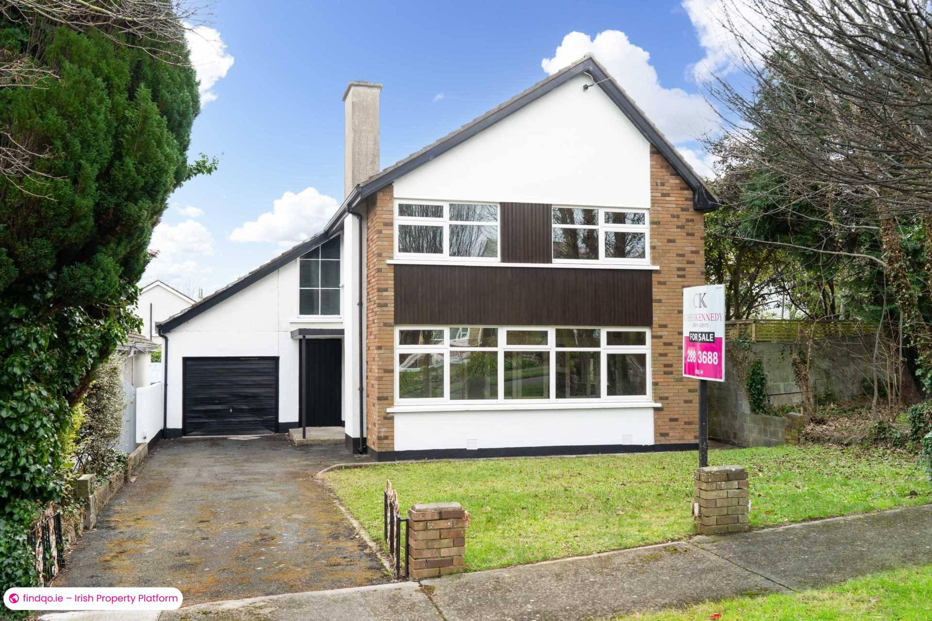 Detached house for Sale in Dublin 18