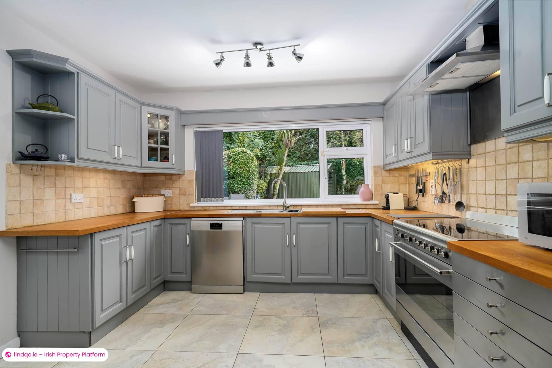 Detached house for Sale in Dublin 18