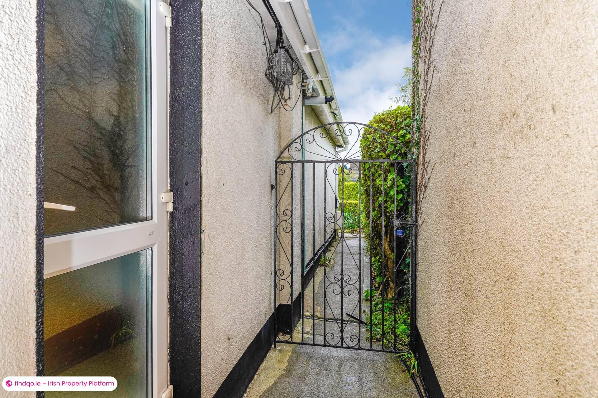 Detached house for Sale in Dublin 18