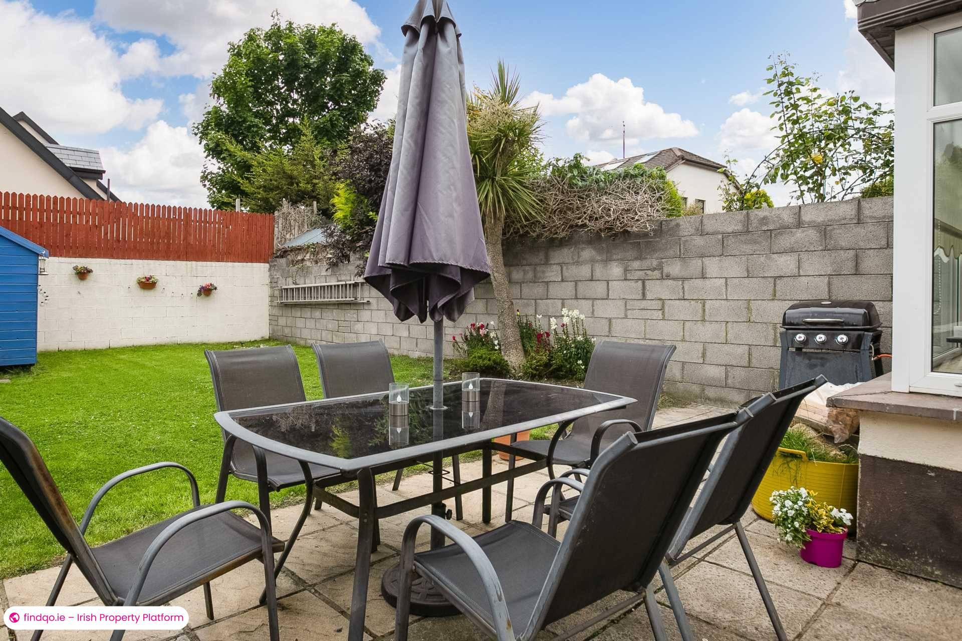 Semi-detached house for Sale in Dublin 18