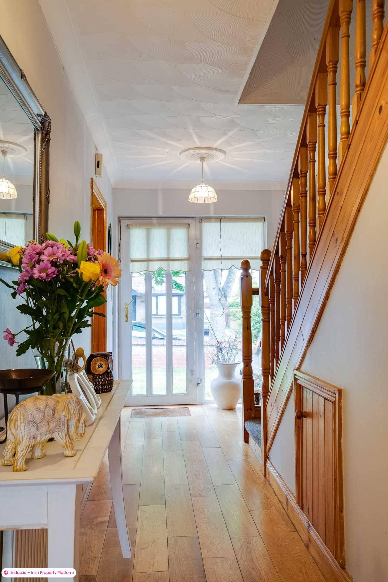 Semi-detached house for Sale in Dublin 18