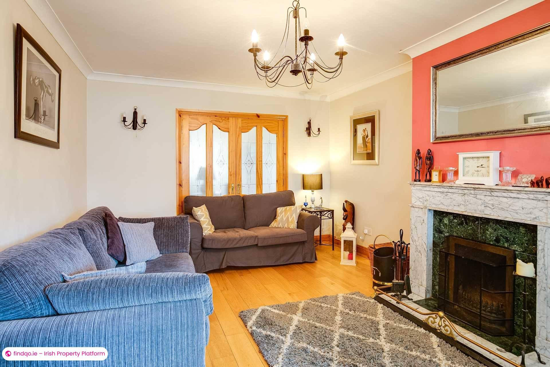 Semi-detached house for Sale in Dublin 18