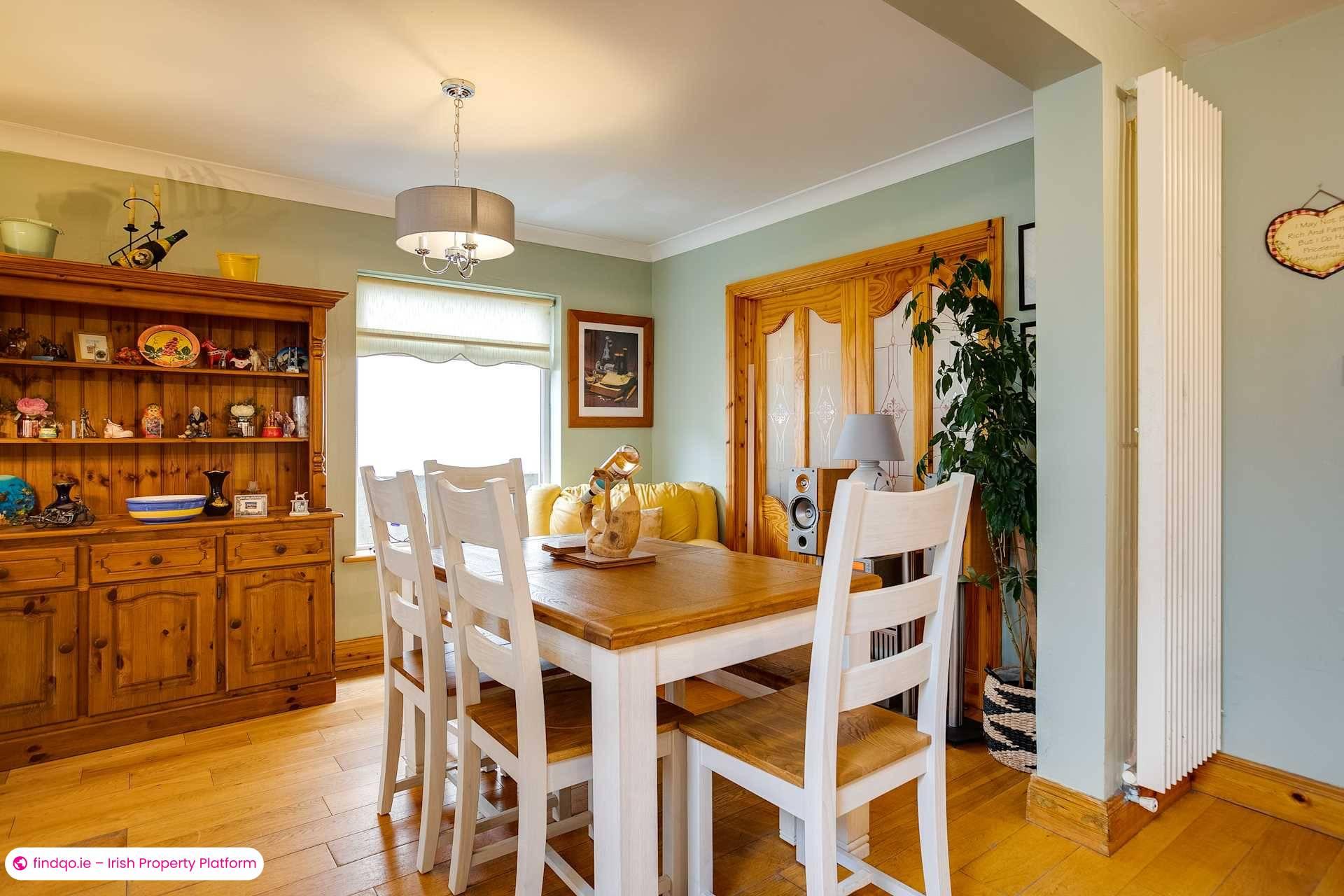 Semi-detached house for Sale in Dublin 18