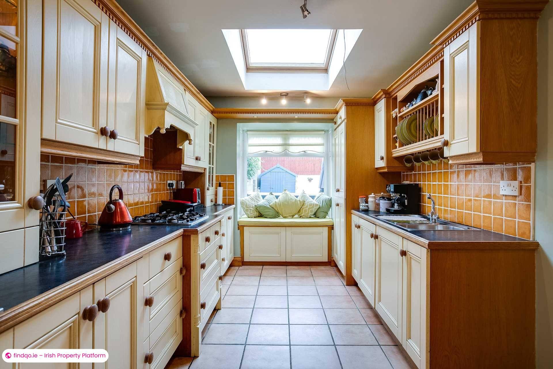 Semi-detached house for Sale in Dublin 18
