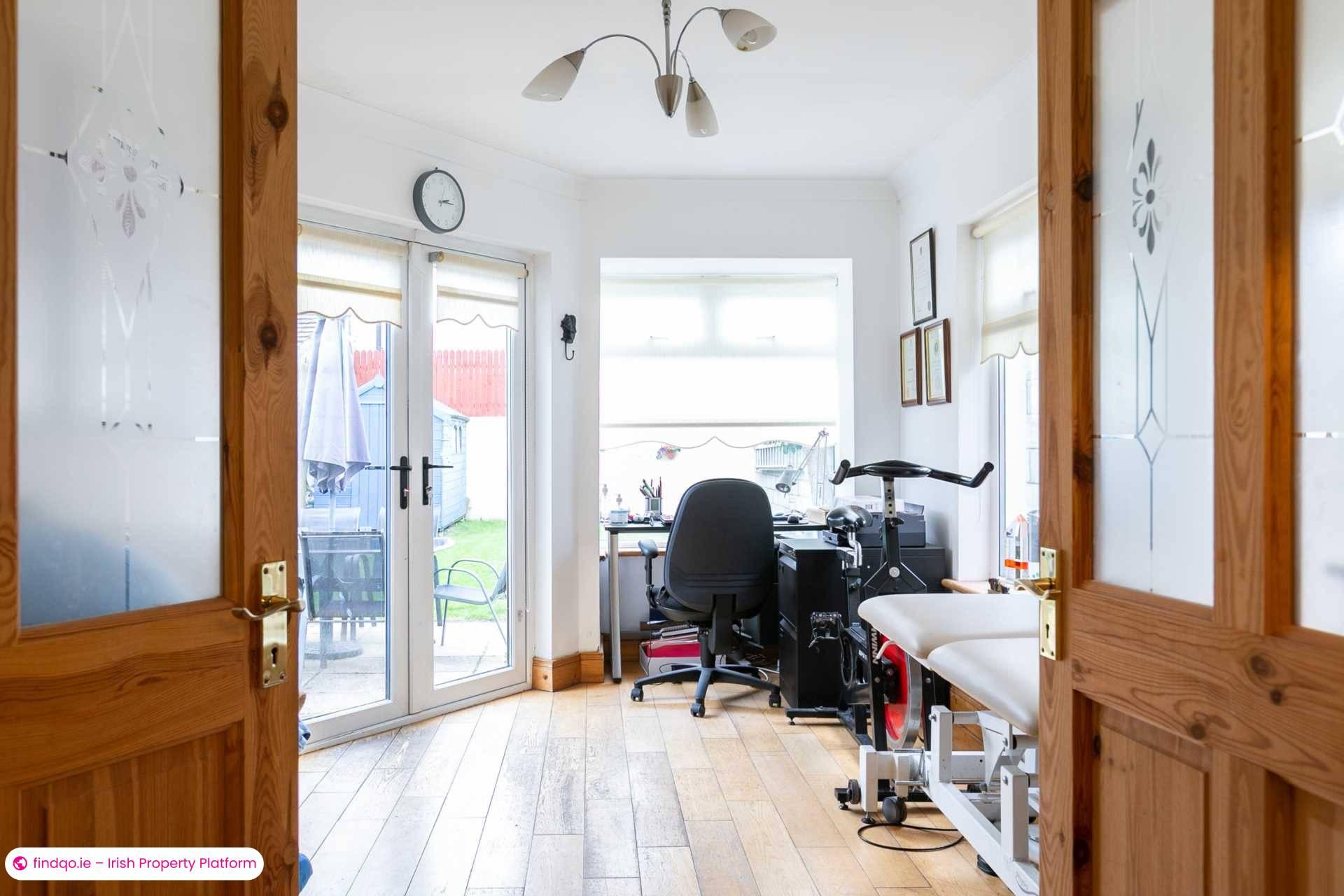 Semi-detached house for Sale in Dublin 18