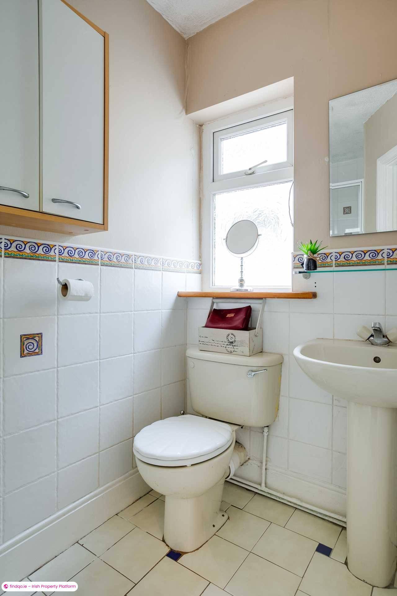 Semi-detached house for Sale in Dublin 18