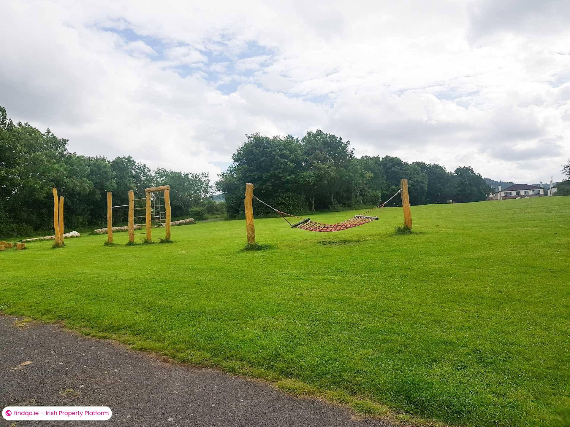 Semi-detached house for Sale in Dublin 18