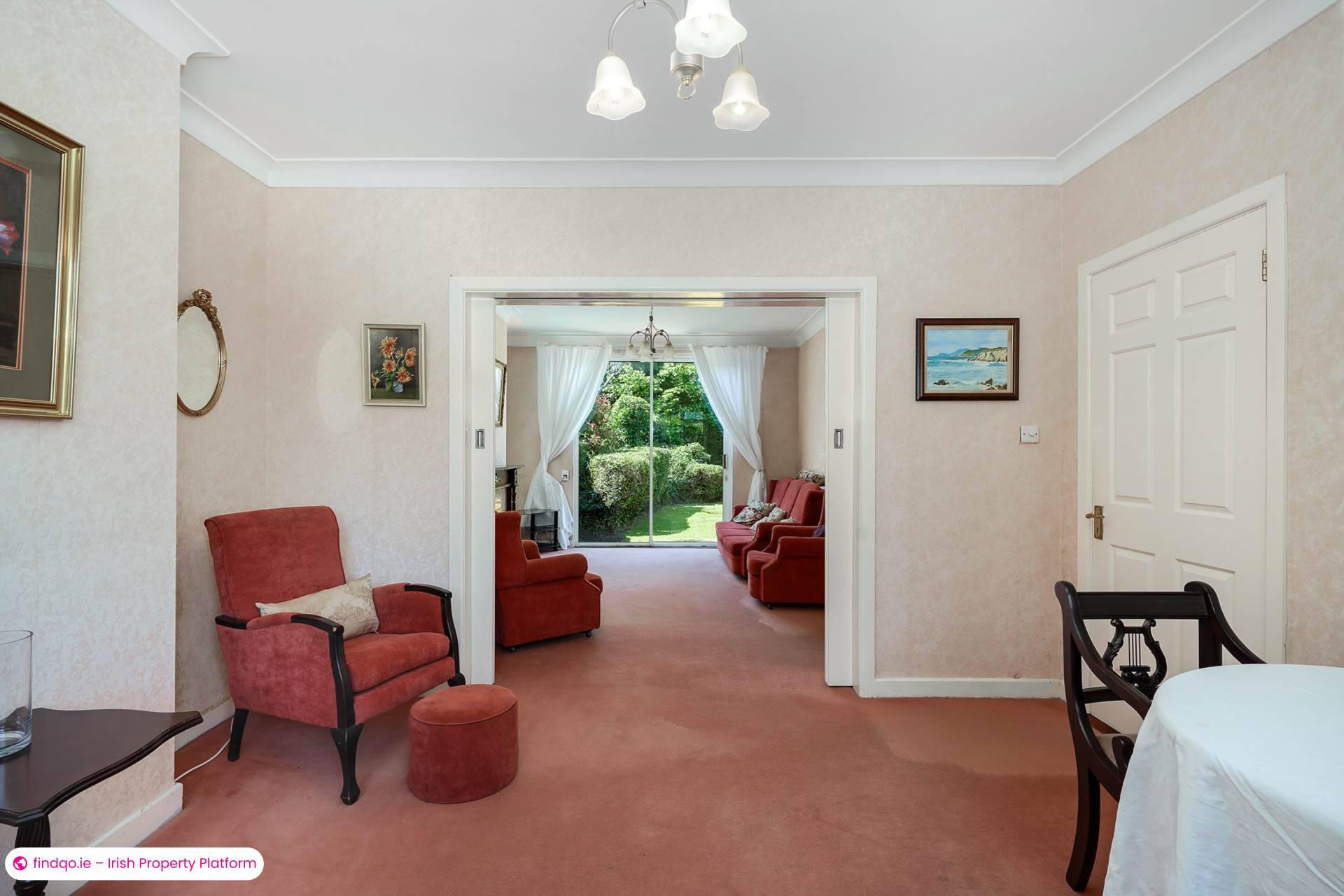 Semi-detached house for Sale in Leopardstown, Dublin 18