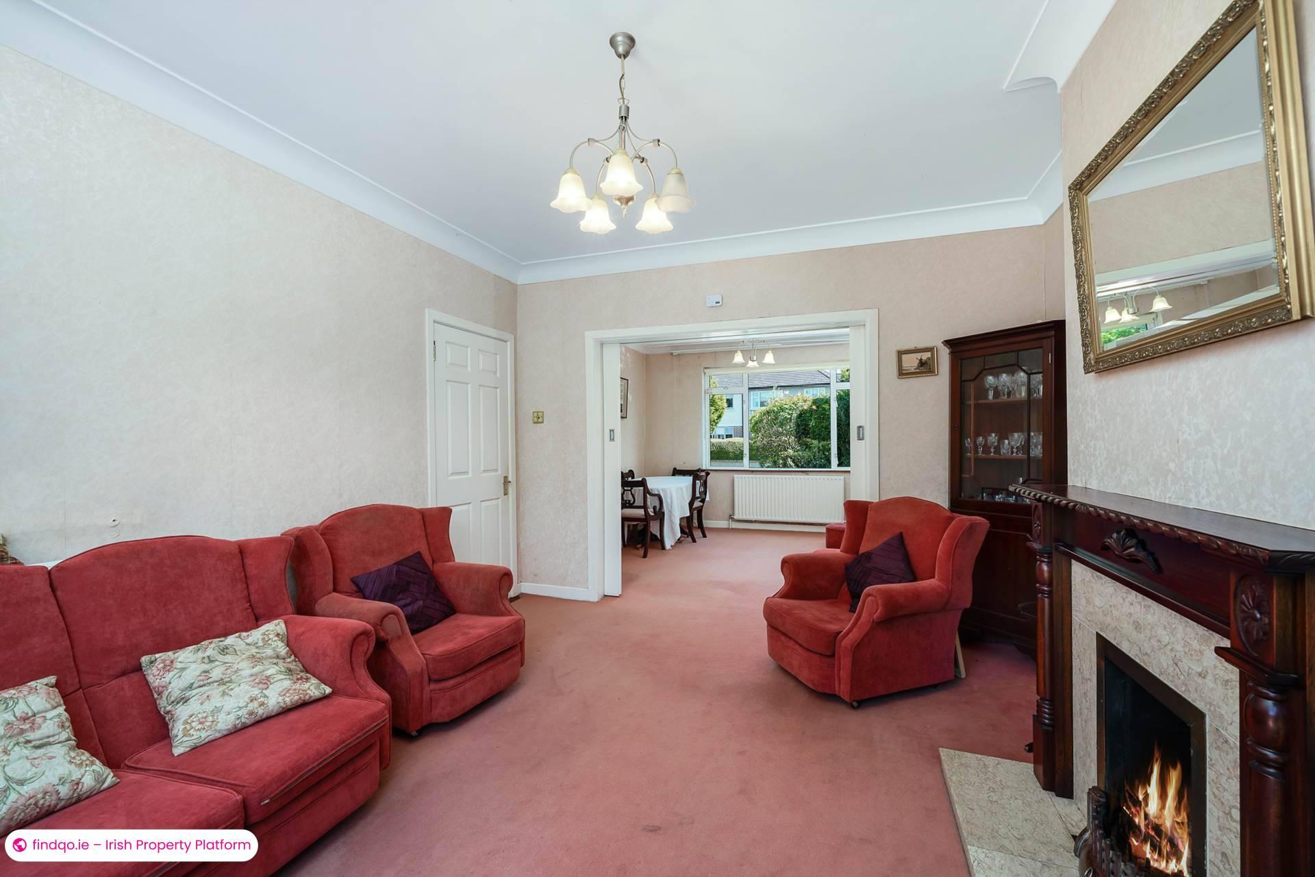 Semi-detached house for Sale in Leopardstown, Dublin 18