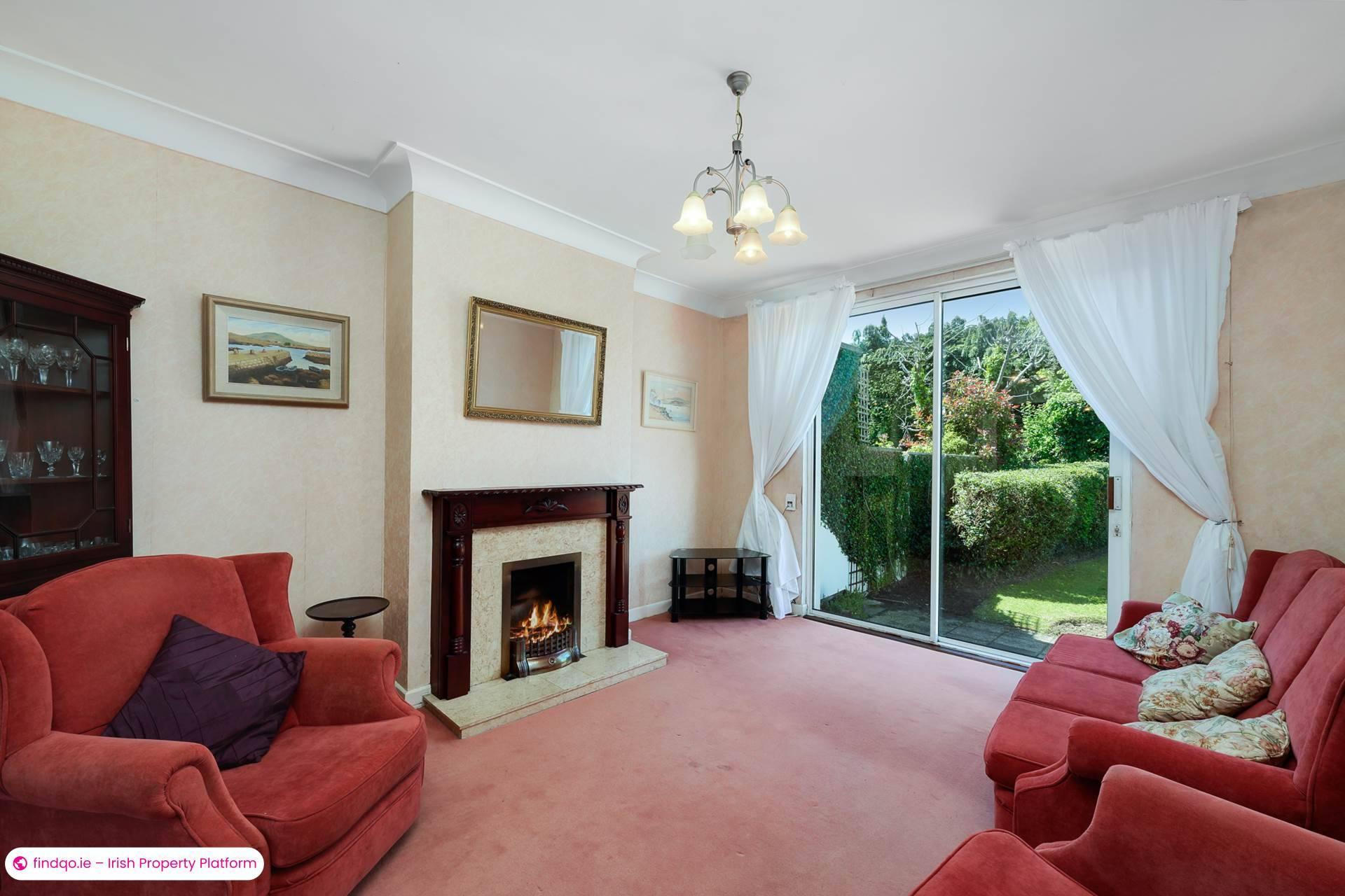 Semi-detached house for Sale in Leopardstown, Dublin 18