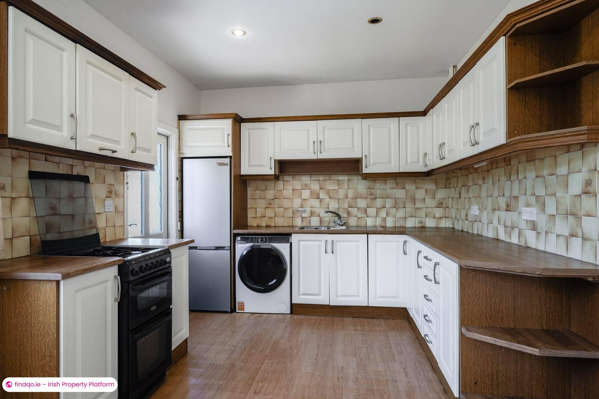 Semi-detached house for Sale in Leopardstown, Dublin 18