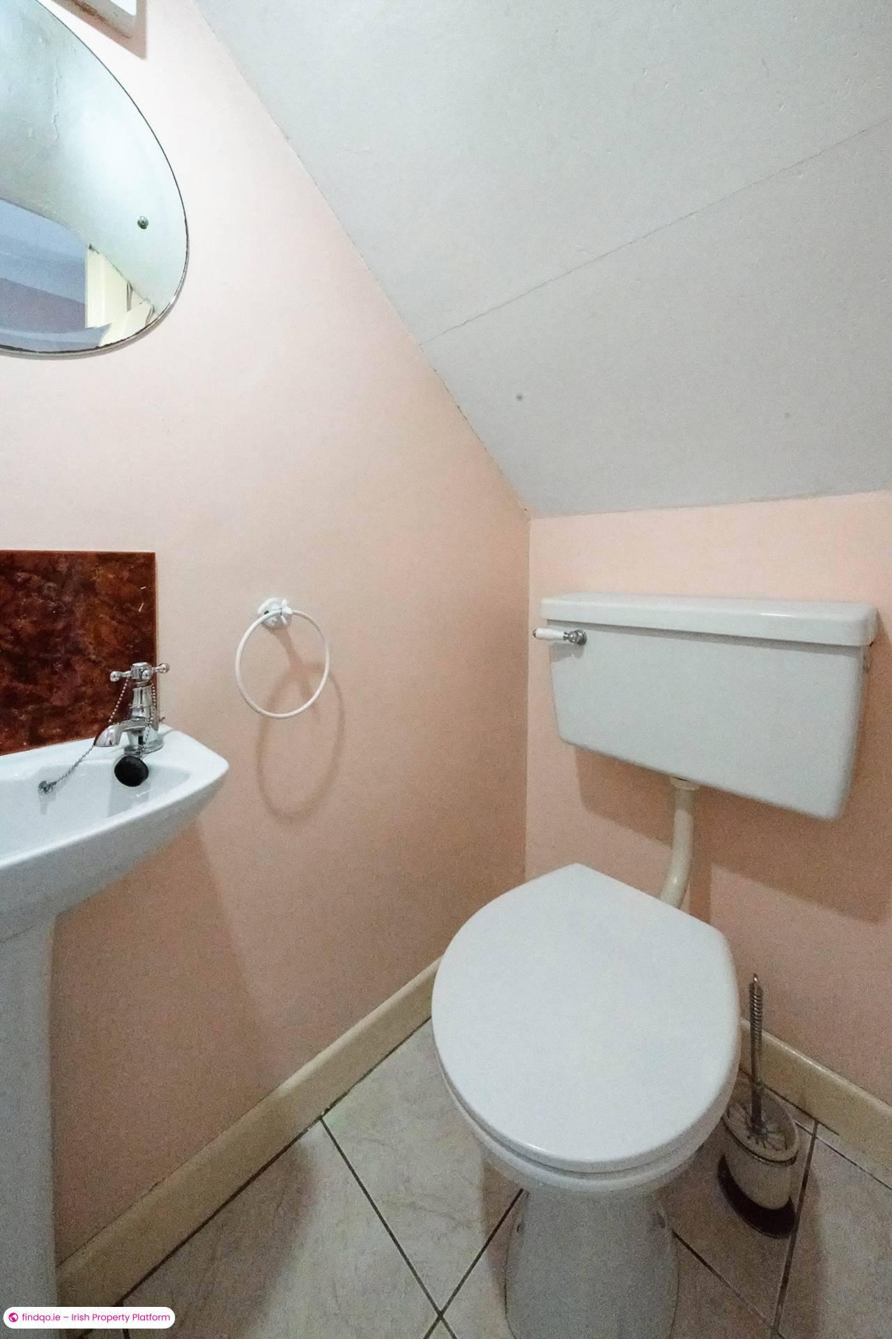 Semi-detached house for Sale in Leopardstown, Dublin 18