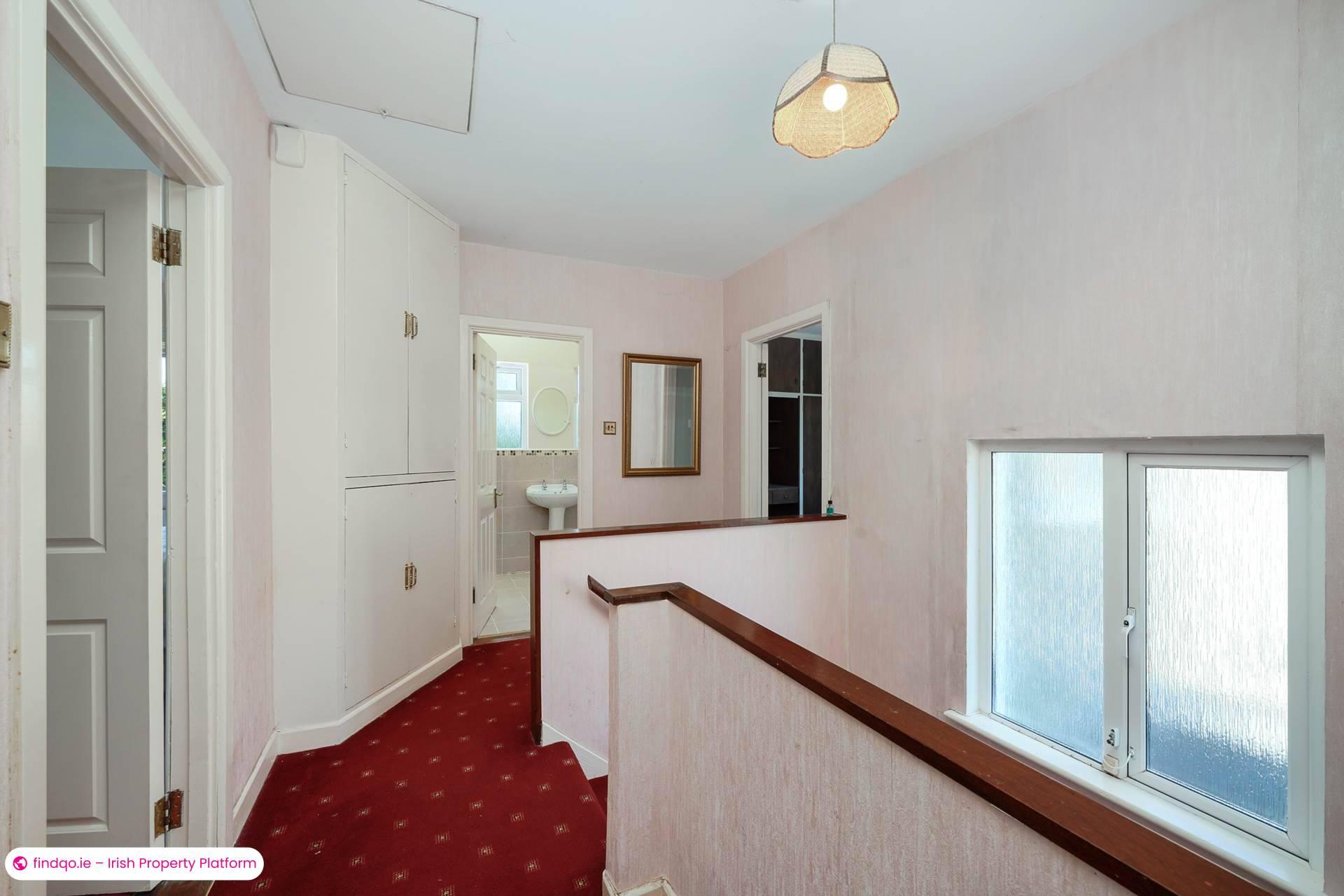 Semi-detached house for Sale in Leopardstown, Dublin 18