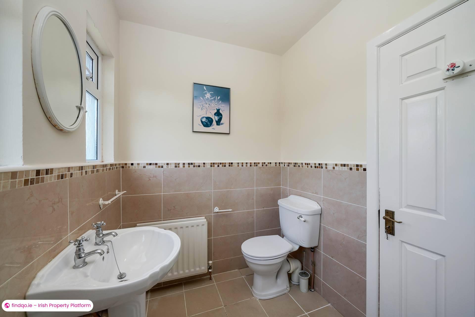 Semi-detached house for Sale in Leopardstown, Dublin 18