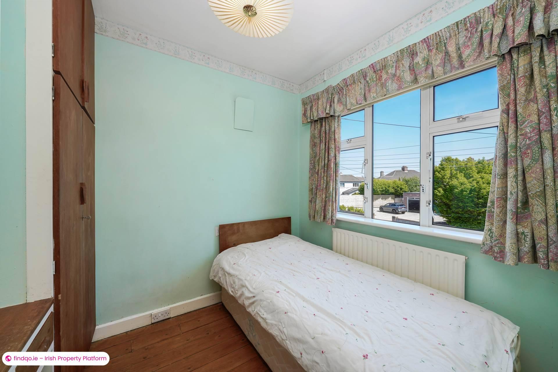 Semi-detached house for Sale in Leopardstown, Dublin 18