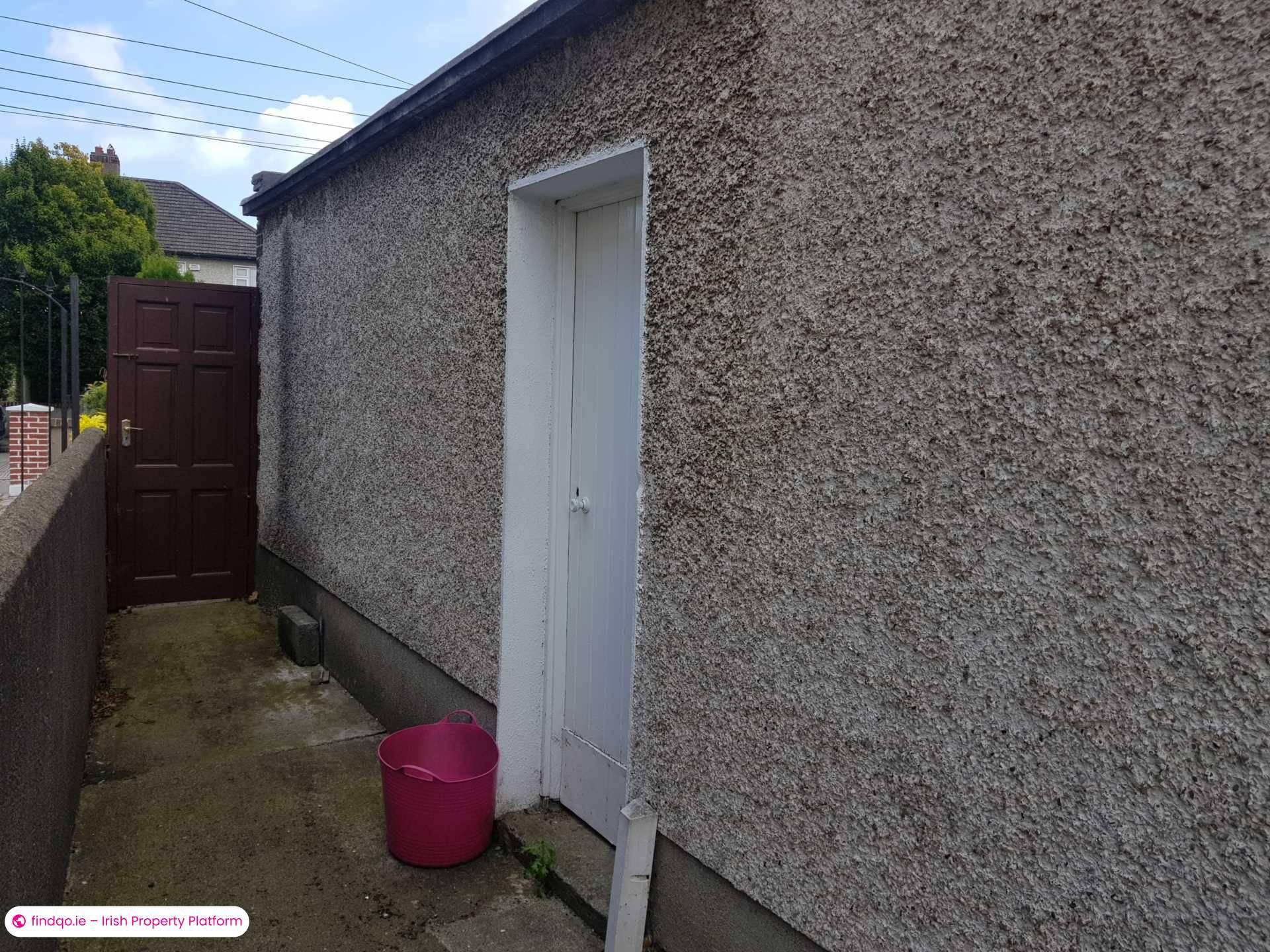 Semi-detached house for Sale in Leopardstown, Dublin 18