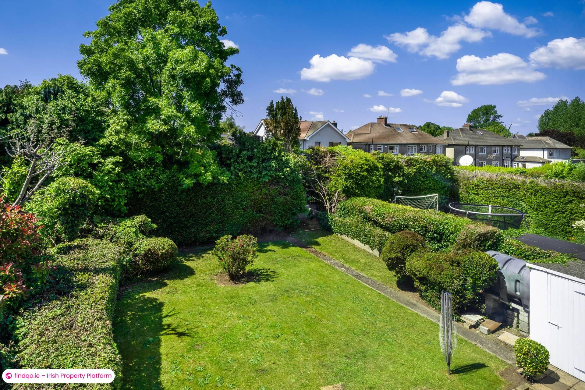 Semi-detached house for Sale in Leopardstown, Dublin 18