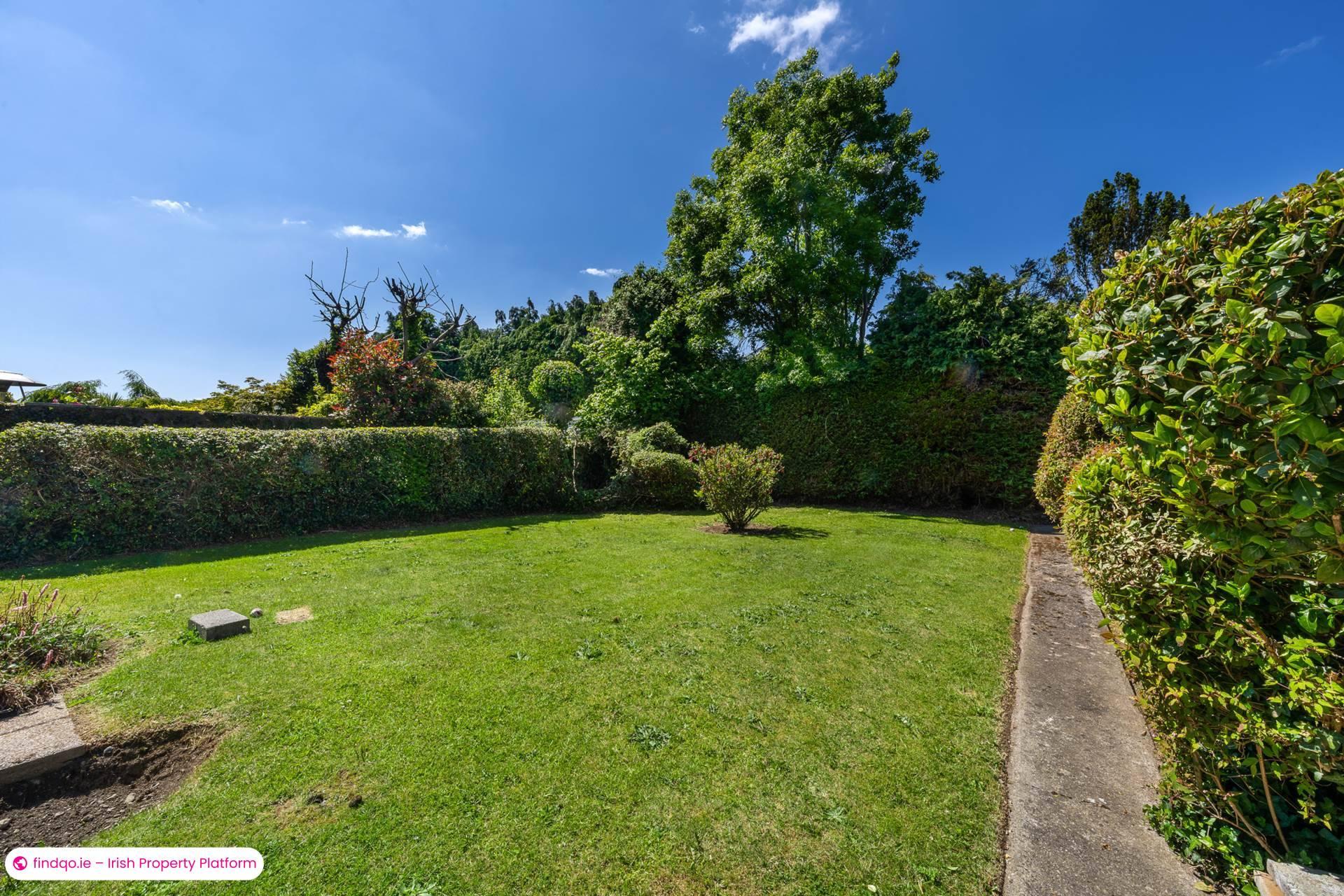 Semi-detached house for Sale in Leopardstown, Dublin 18