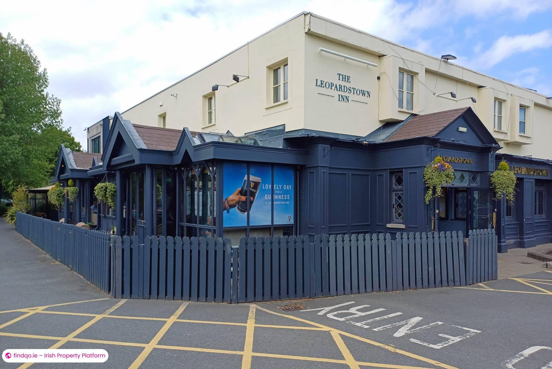 Semi-detached house for Sale in Leopardstown, Dublin 18