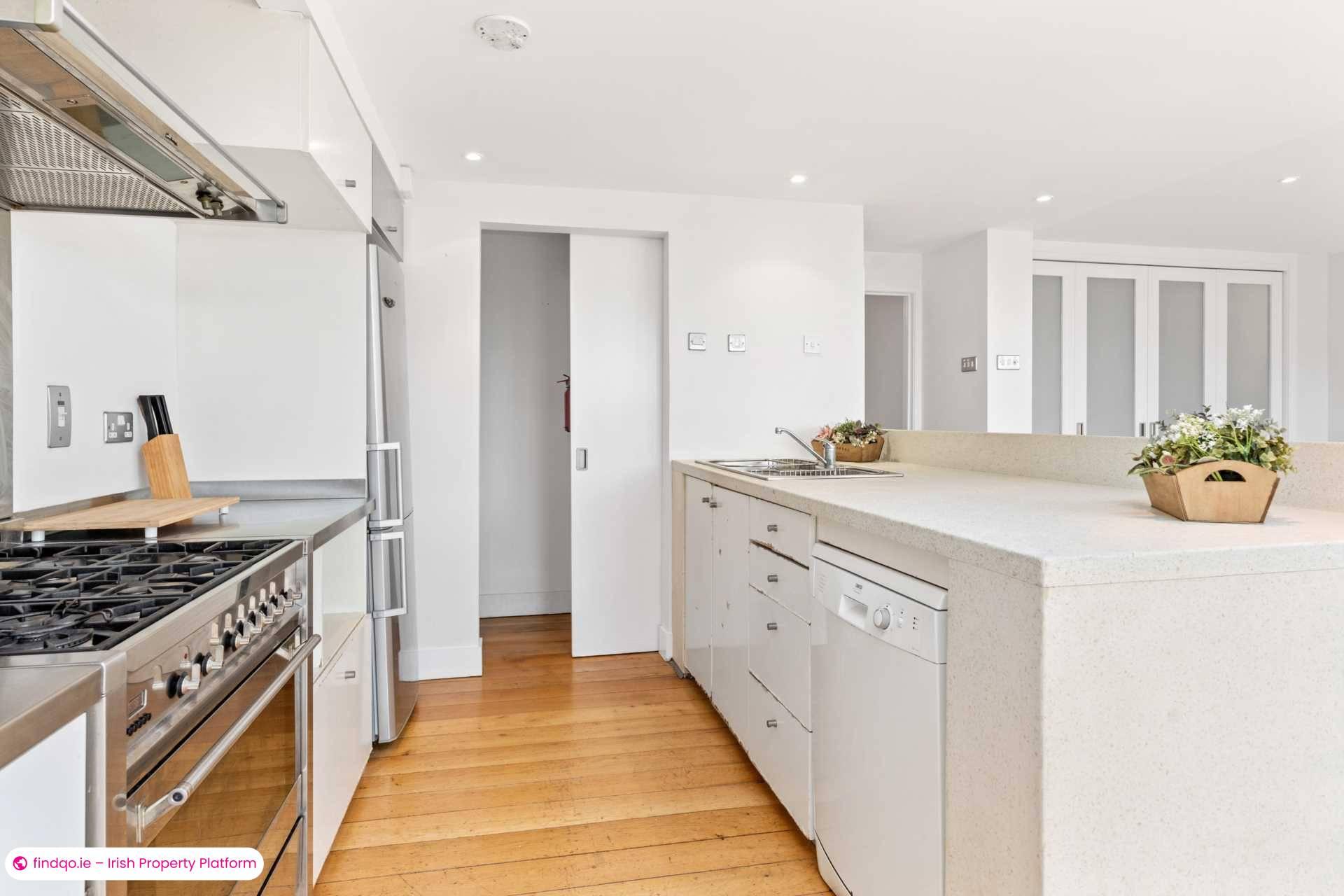 Detached house for Sale in Dublin 14