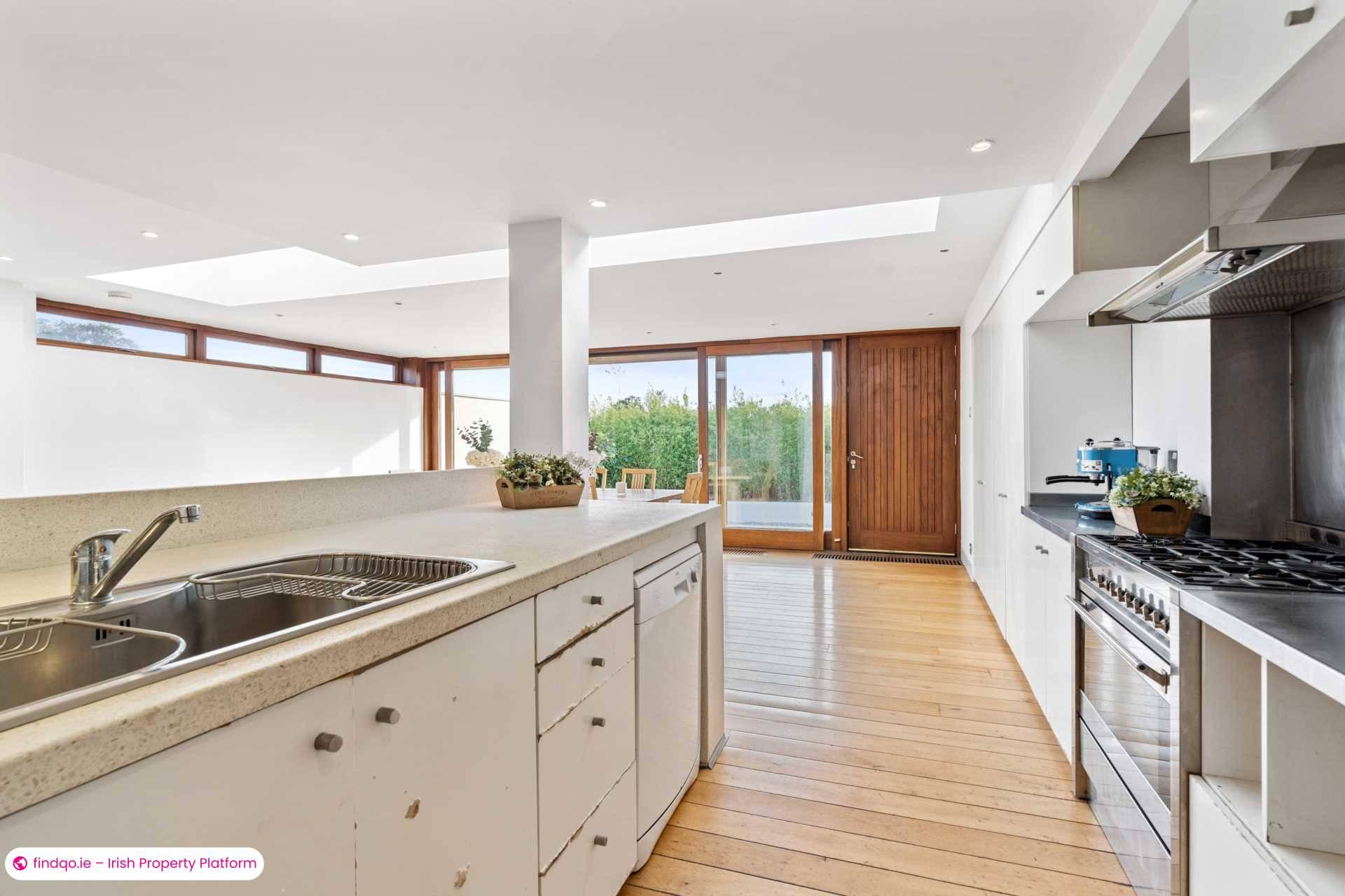 Detached house for Sale in Dublin 14