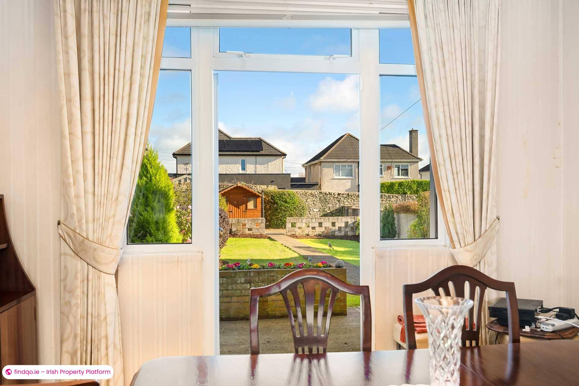 Semi-detached house for Sale in Mount Merrion, Dublin (County)