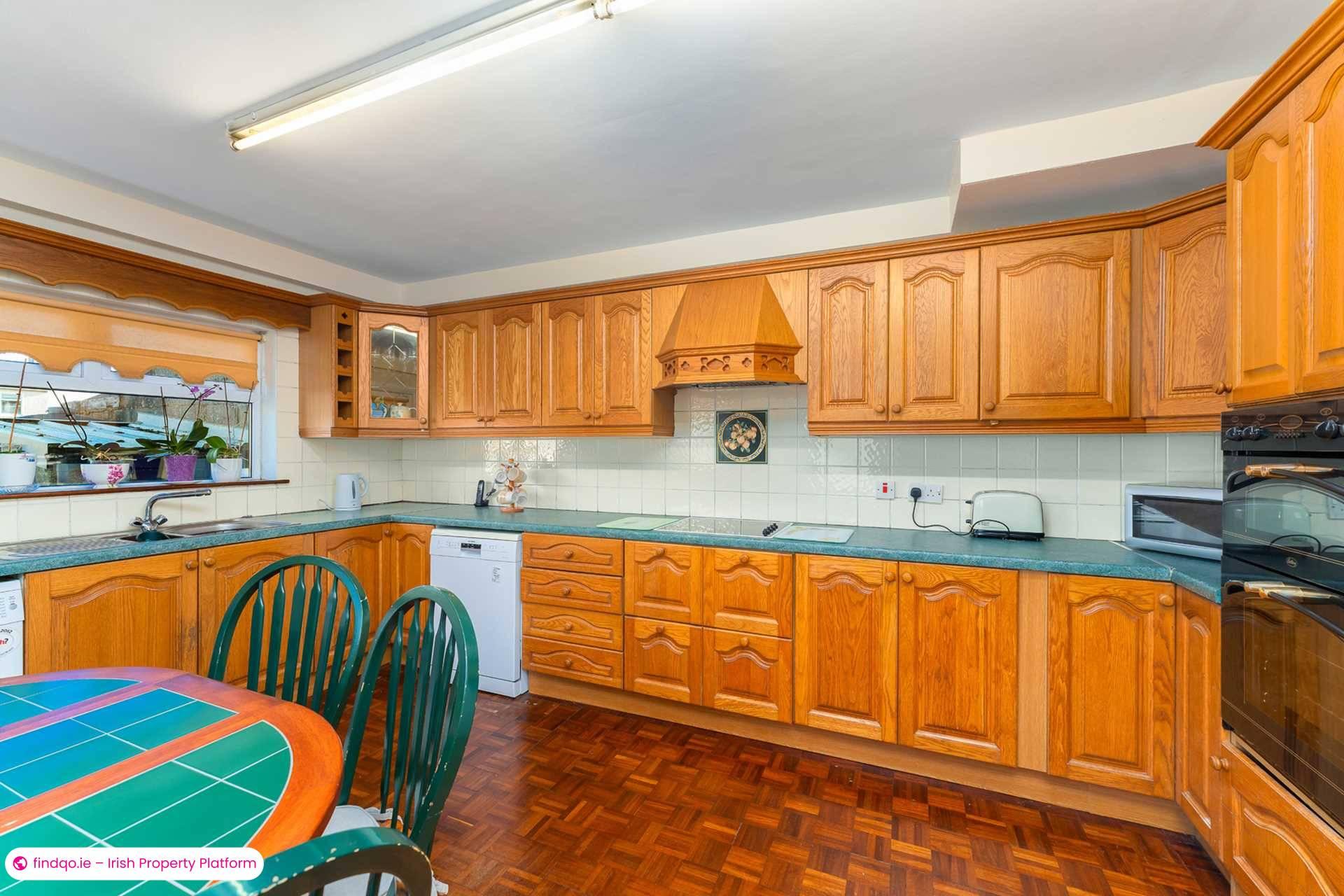 Semi-detached house for Sale in Mount Merrion, Dublin (County)