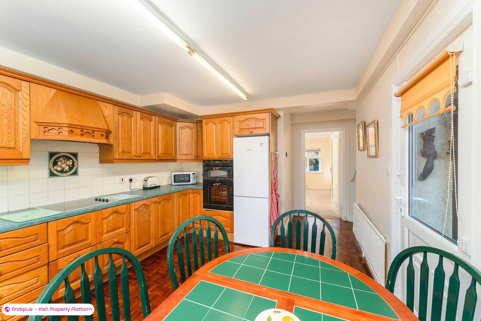 Semi-detached house for Sale in Mount Merrion, Dublin (County)