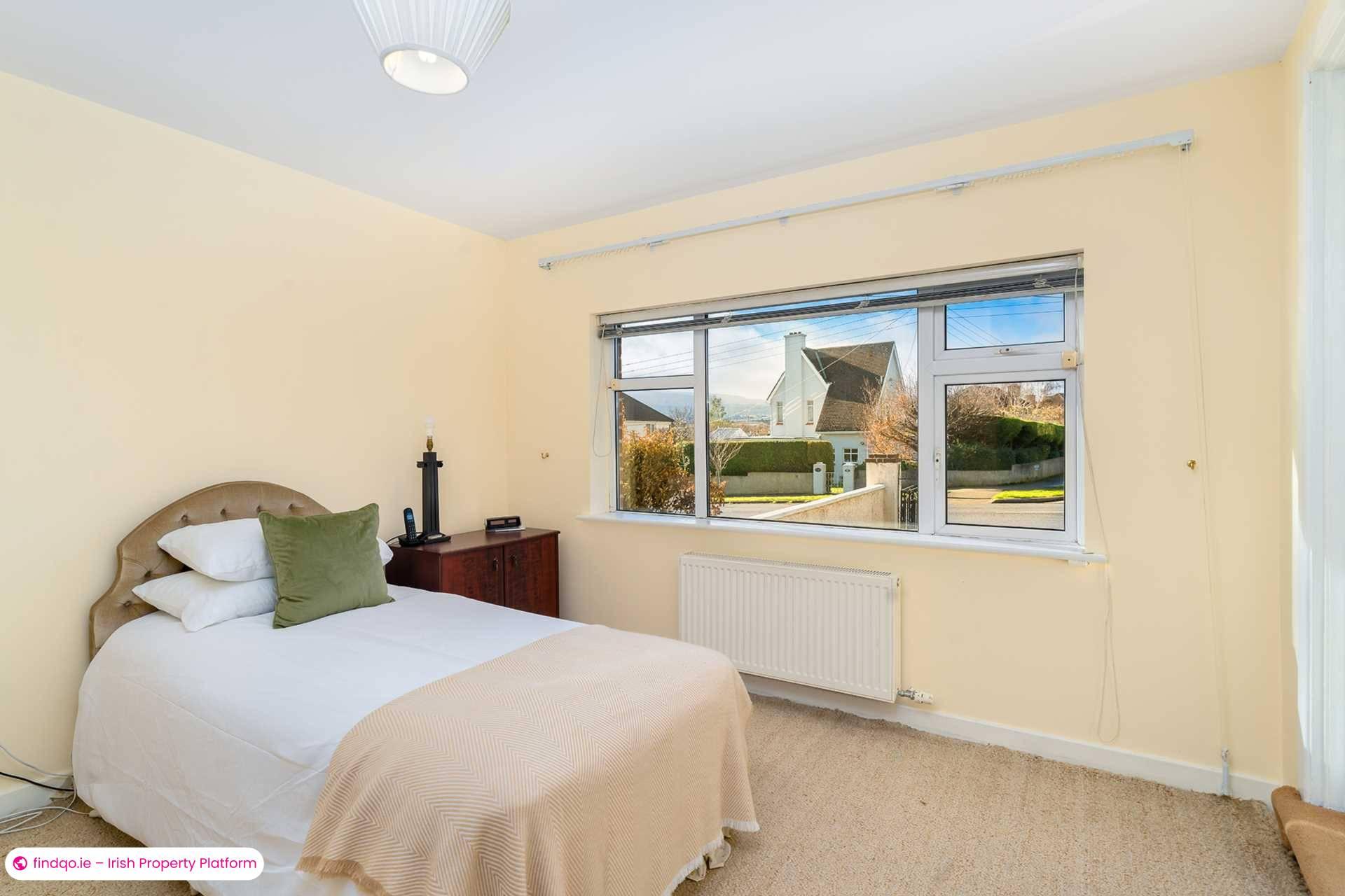 Semi-detached house for Sale in Mount Merrion, Dublin (County)