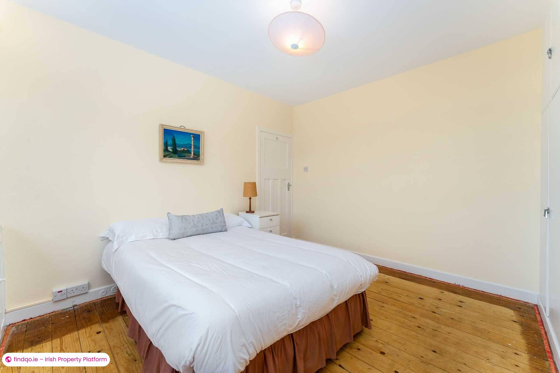 Semi-detached house for Sale in Mount Merrion, Dublin (County)