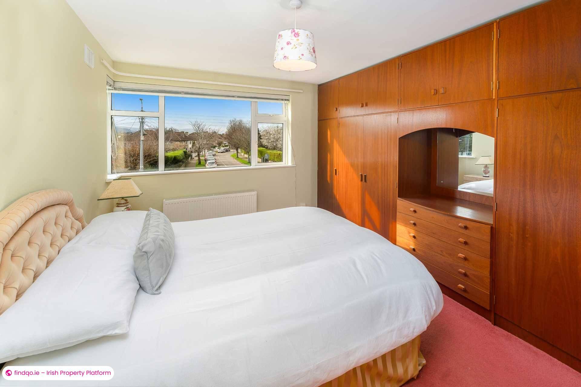 Semi-detached house for Sale in Mount Merrion, Dublin (County)