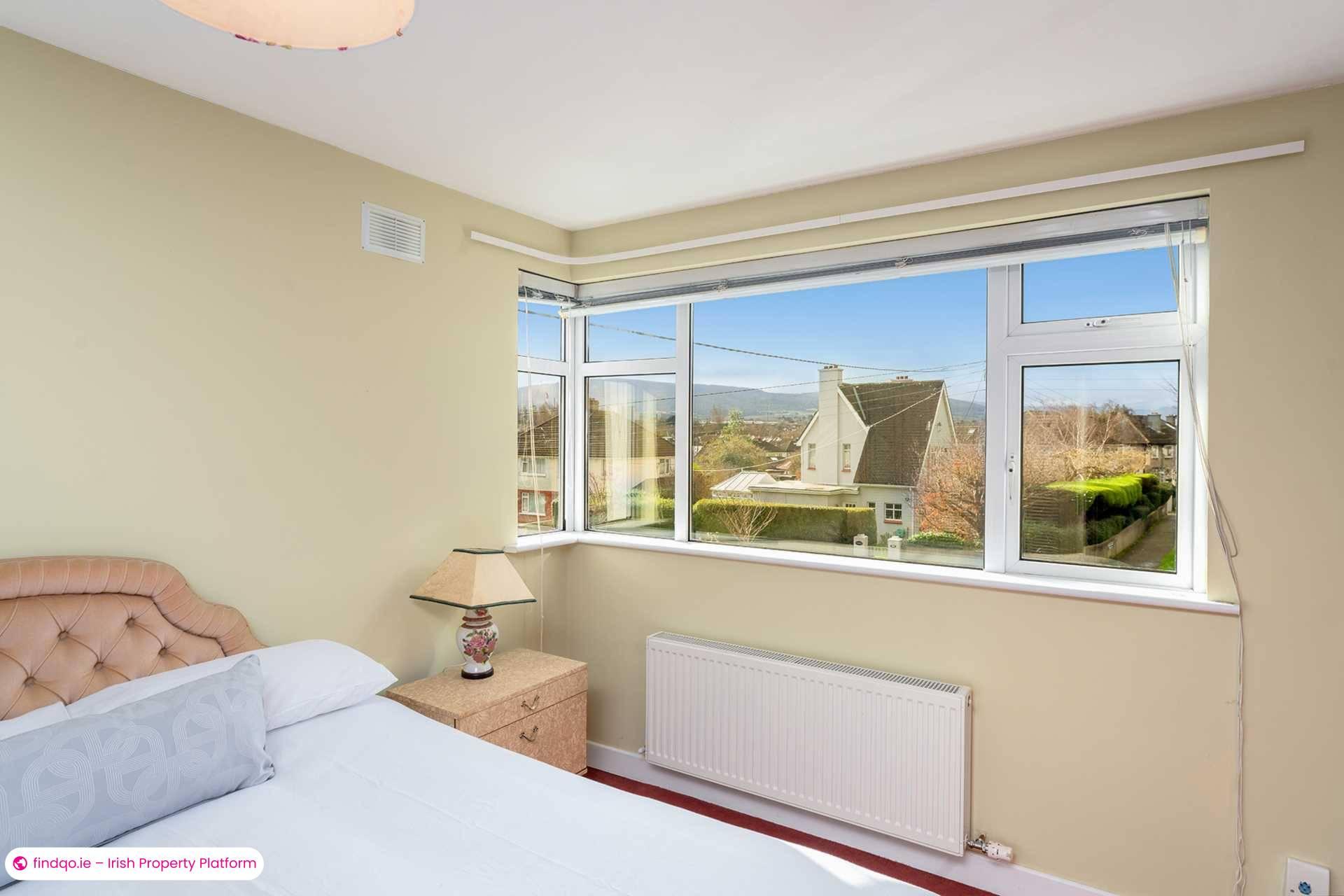 Semi-detached house for Sale in Mount Merrion, Dublin (County)