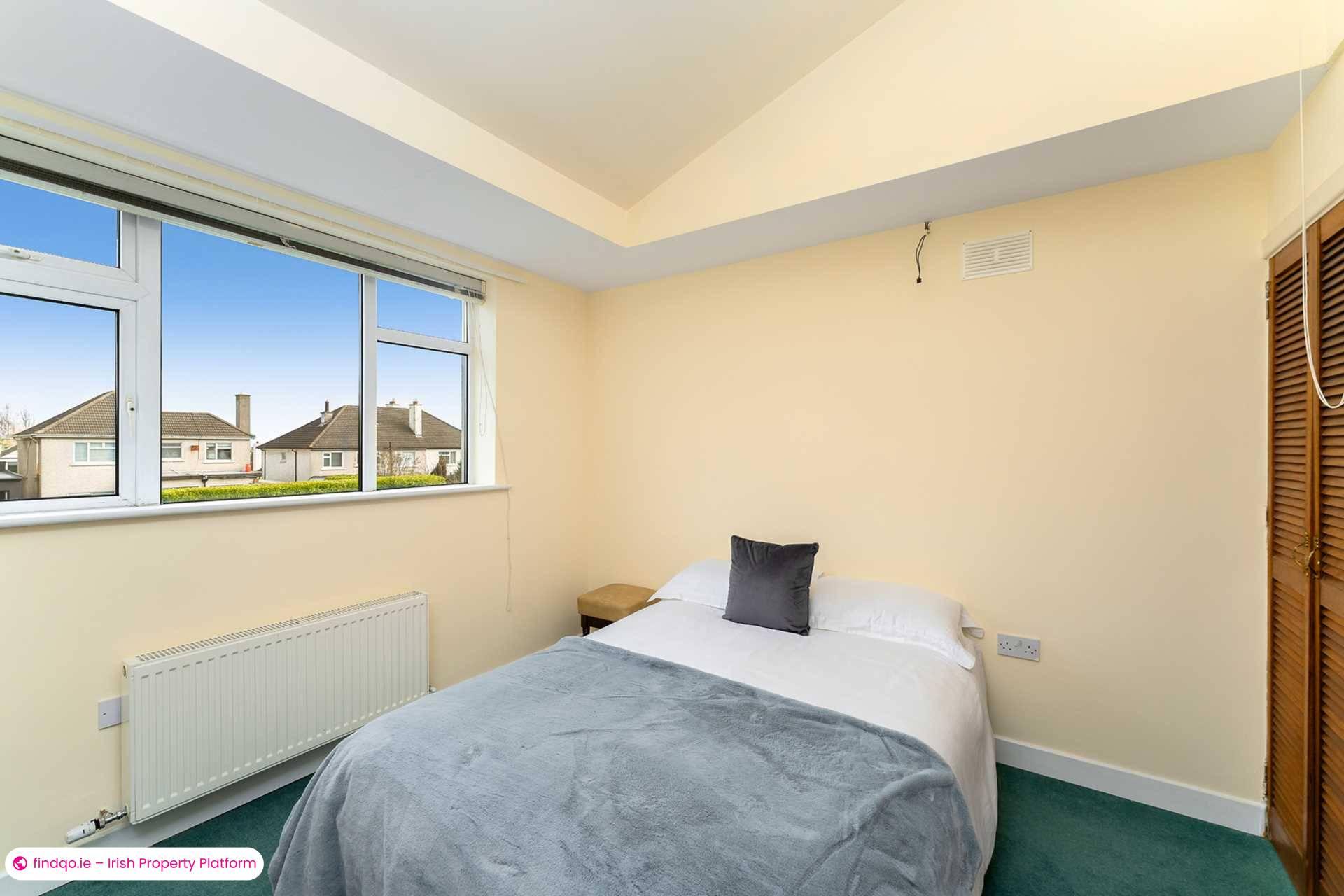 Semi-detached house for Sale in Mount Merrion, Dublin (County)