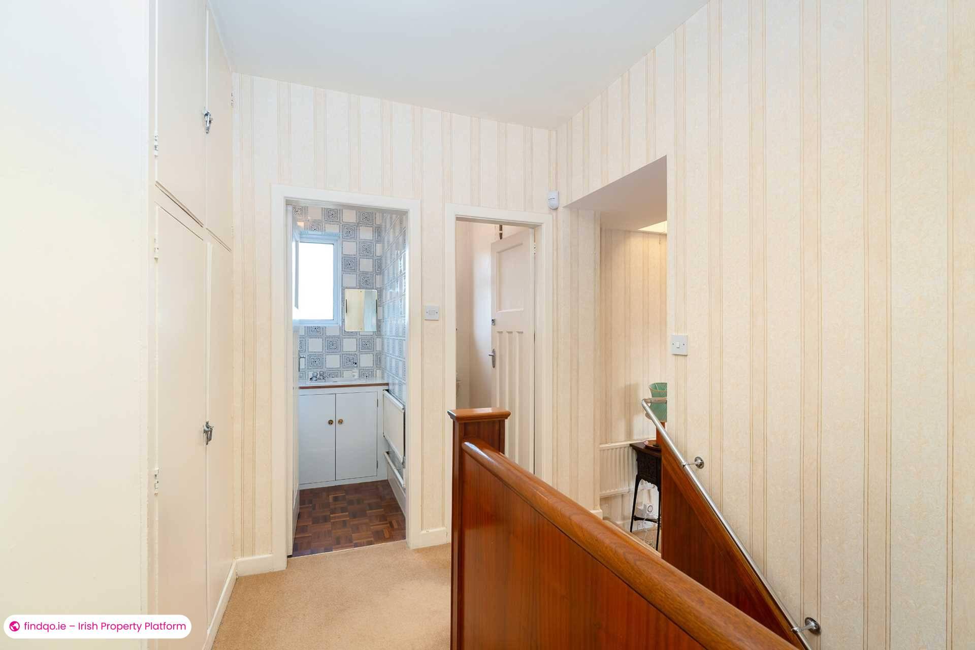 Semi-detached house for Sale in Mount Merrion, Dublin (County)