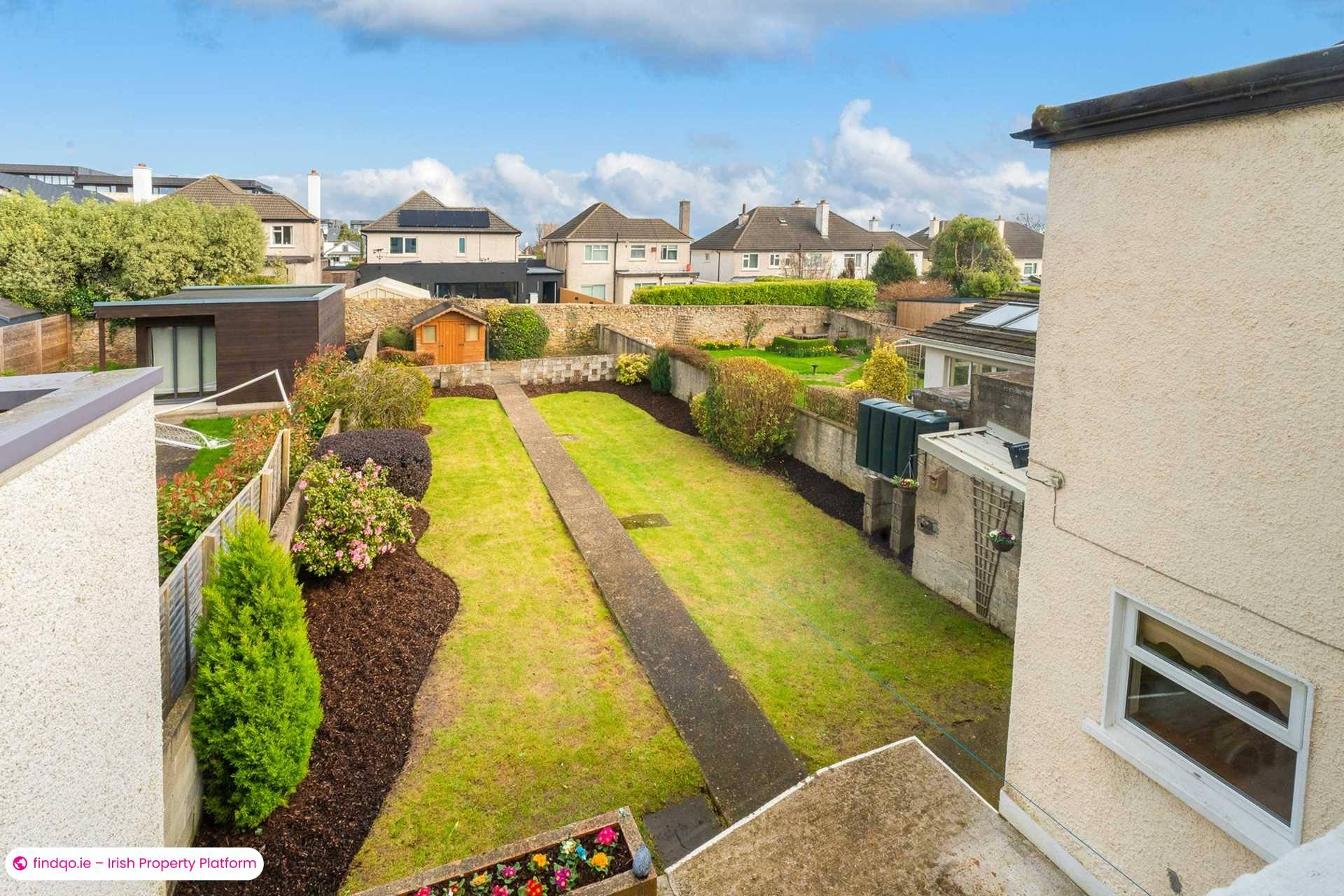 Semi-detached house for Sale in Mount Merrion, Dublin (County)