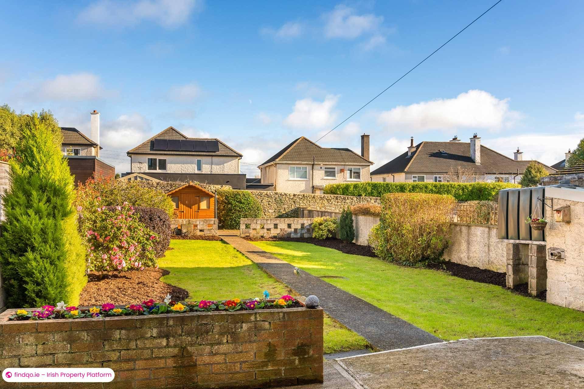 Semi-detached house for Sale in Mount Merrion, Dublin (County)