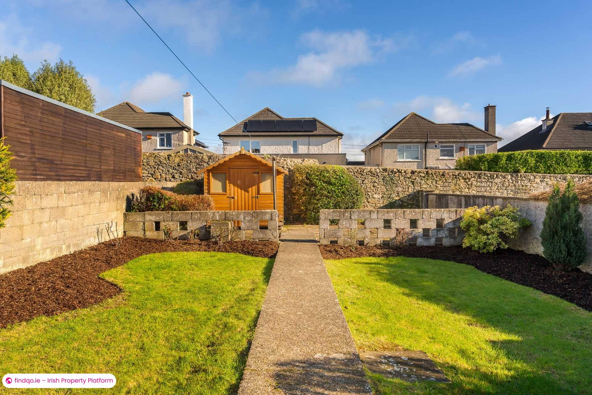 Semi-detached house for Sale in Mount Merrion, Dublin (County)