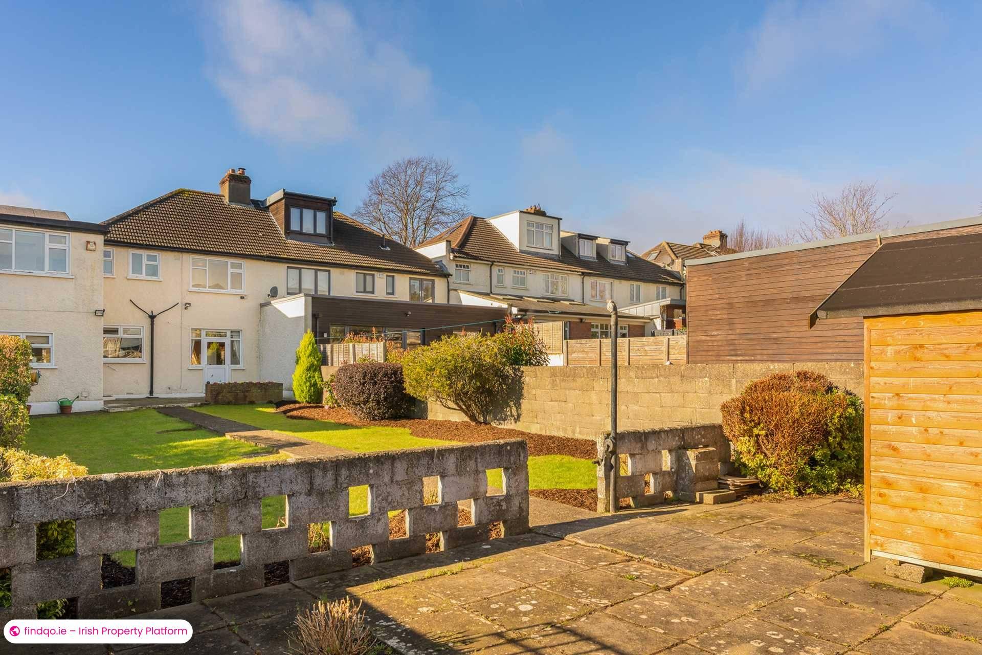 Semi-detached house for Sale in Mount Merrion, Dublin (County)