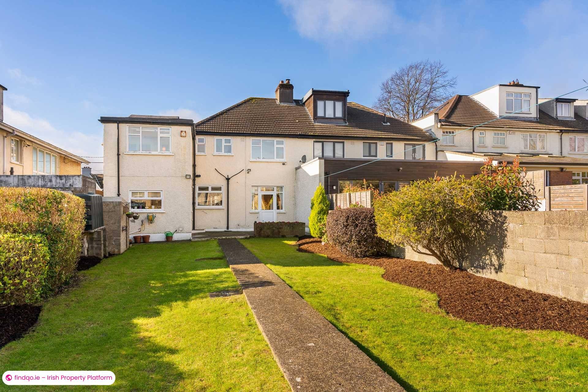 Semi-detached house for Sale in Mount Merrion, Dublin (County)